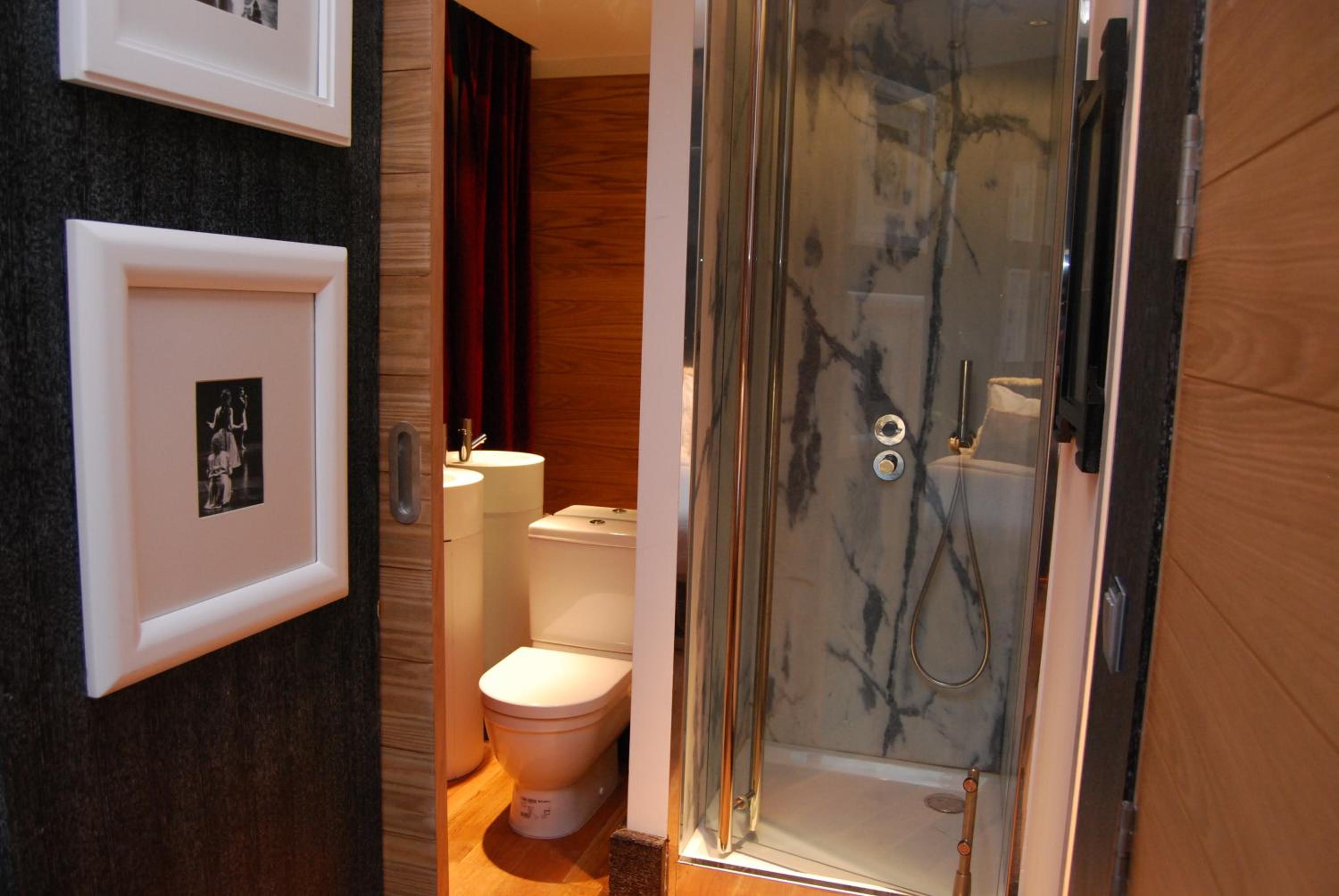 Small Room with Interior View - Photo 6