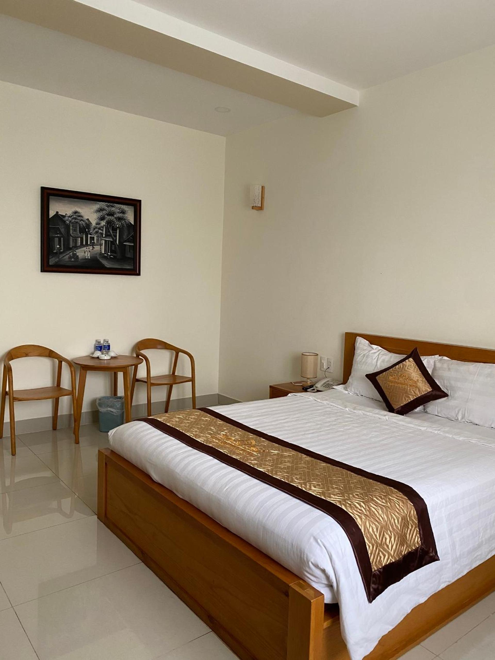 Standard King Room photo 1