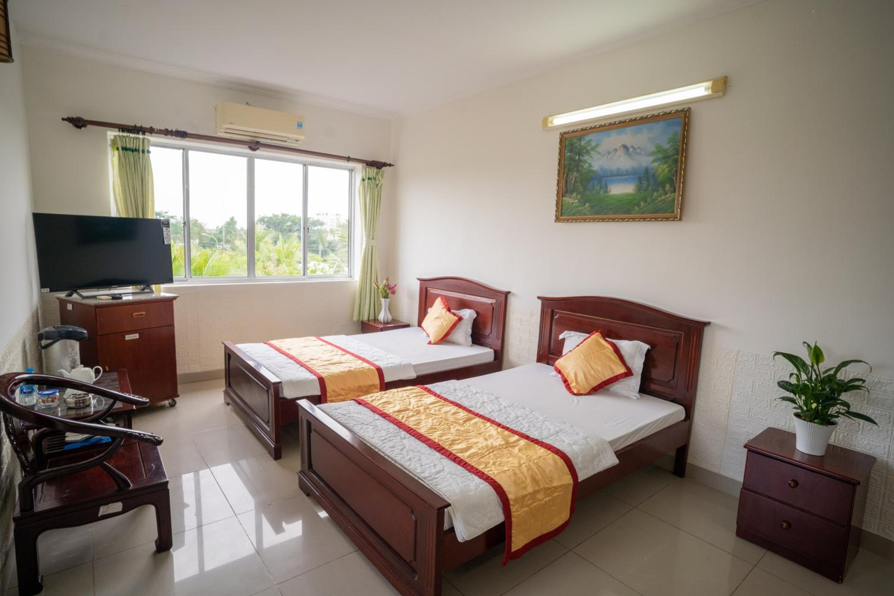 Twin Room with Bath