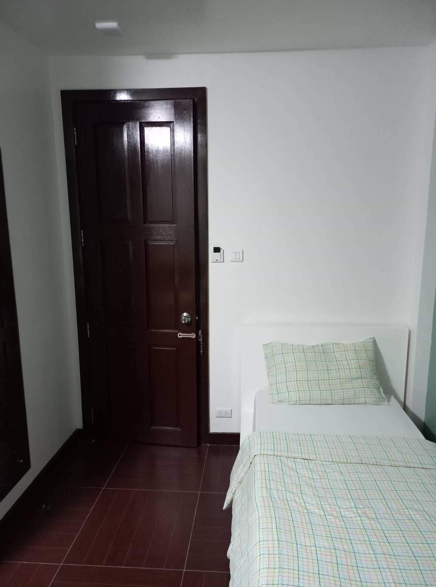 Triple Room with Private Bathroom - Photo 10