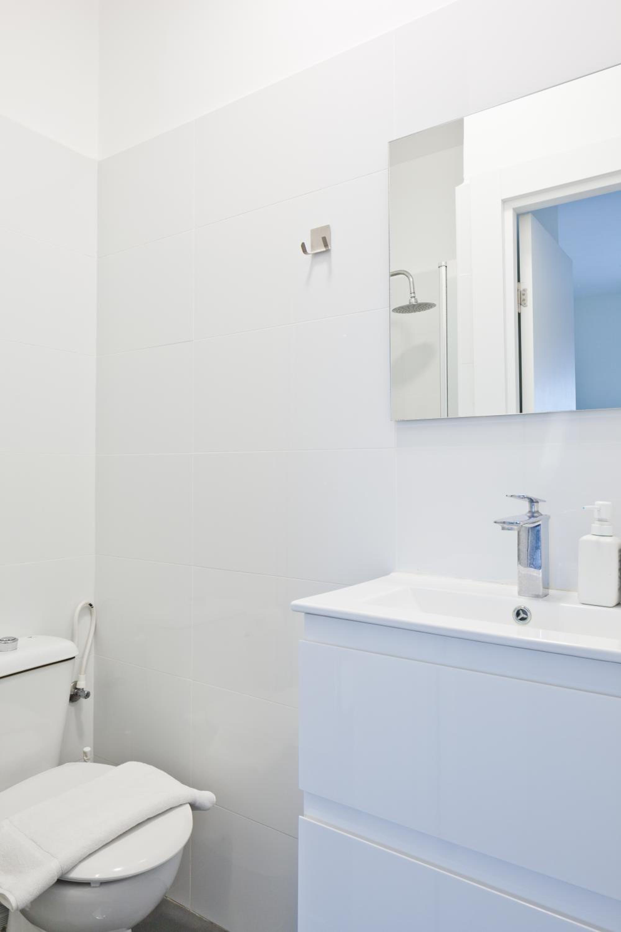 Double Room - Photo 9