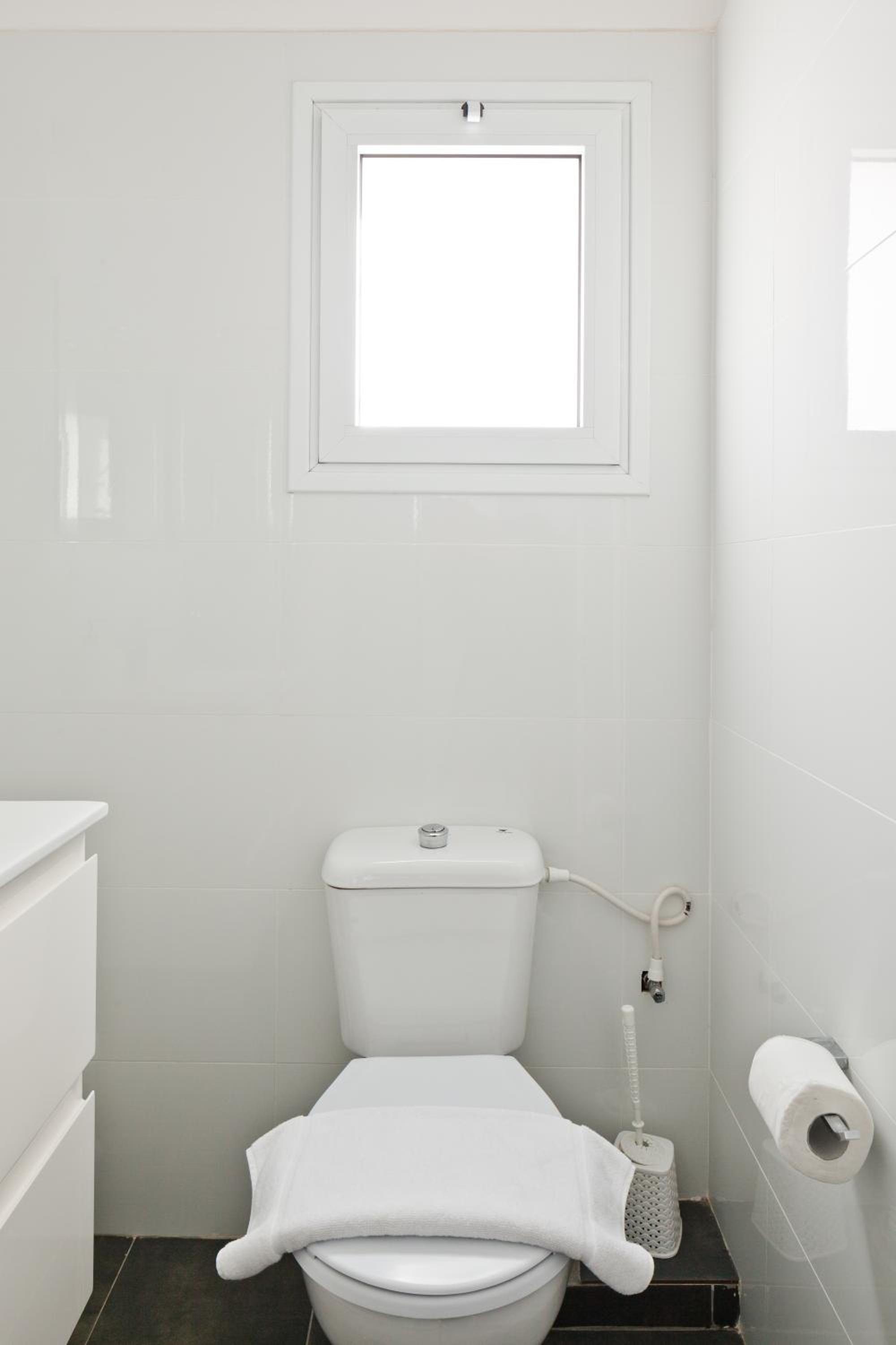 Double Room - Photo 8