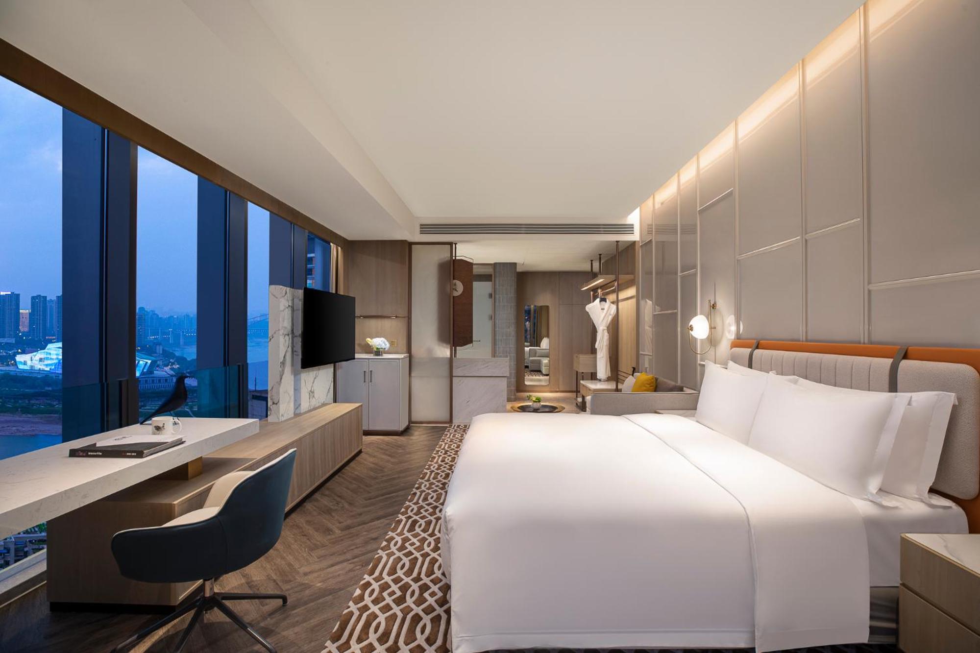 Premium King Room with River View - Photo 6