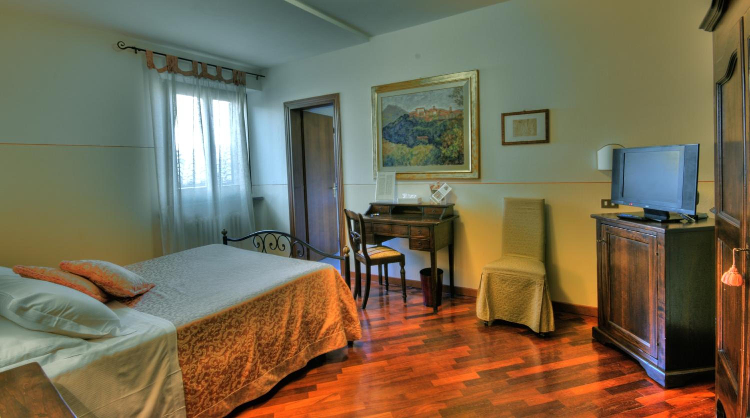 Double Room - Photo 6