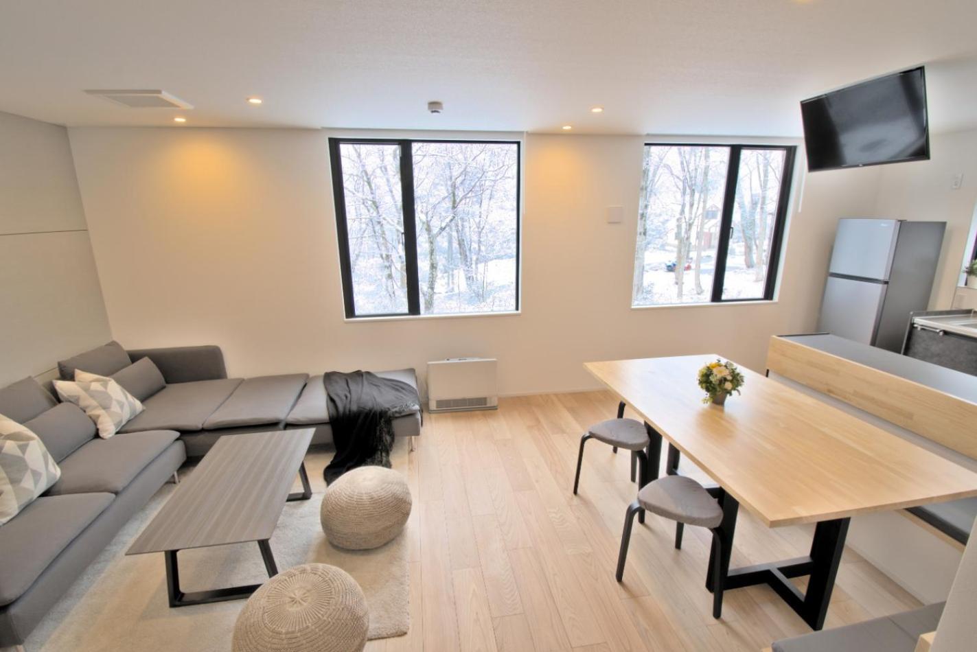 Three-Bedroom Apartment photo 2