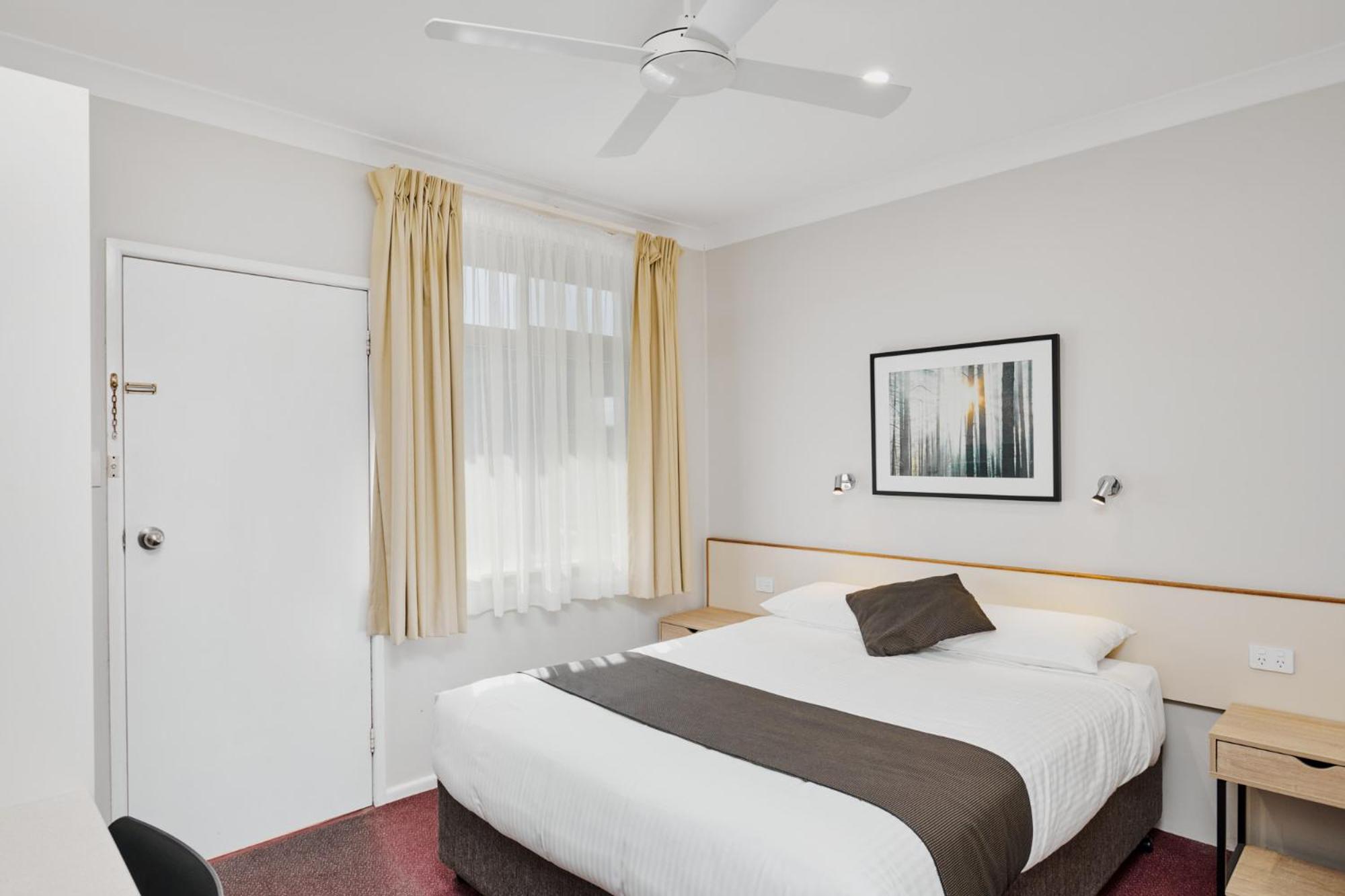 Deluxe Queen Room