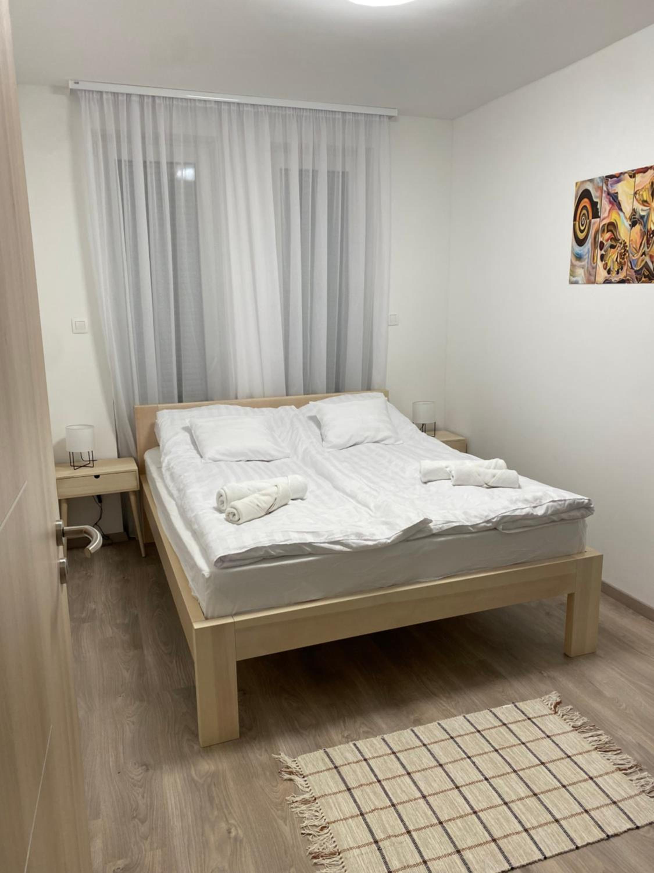 One-Bedroom Apartment photo 1