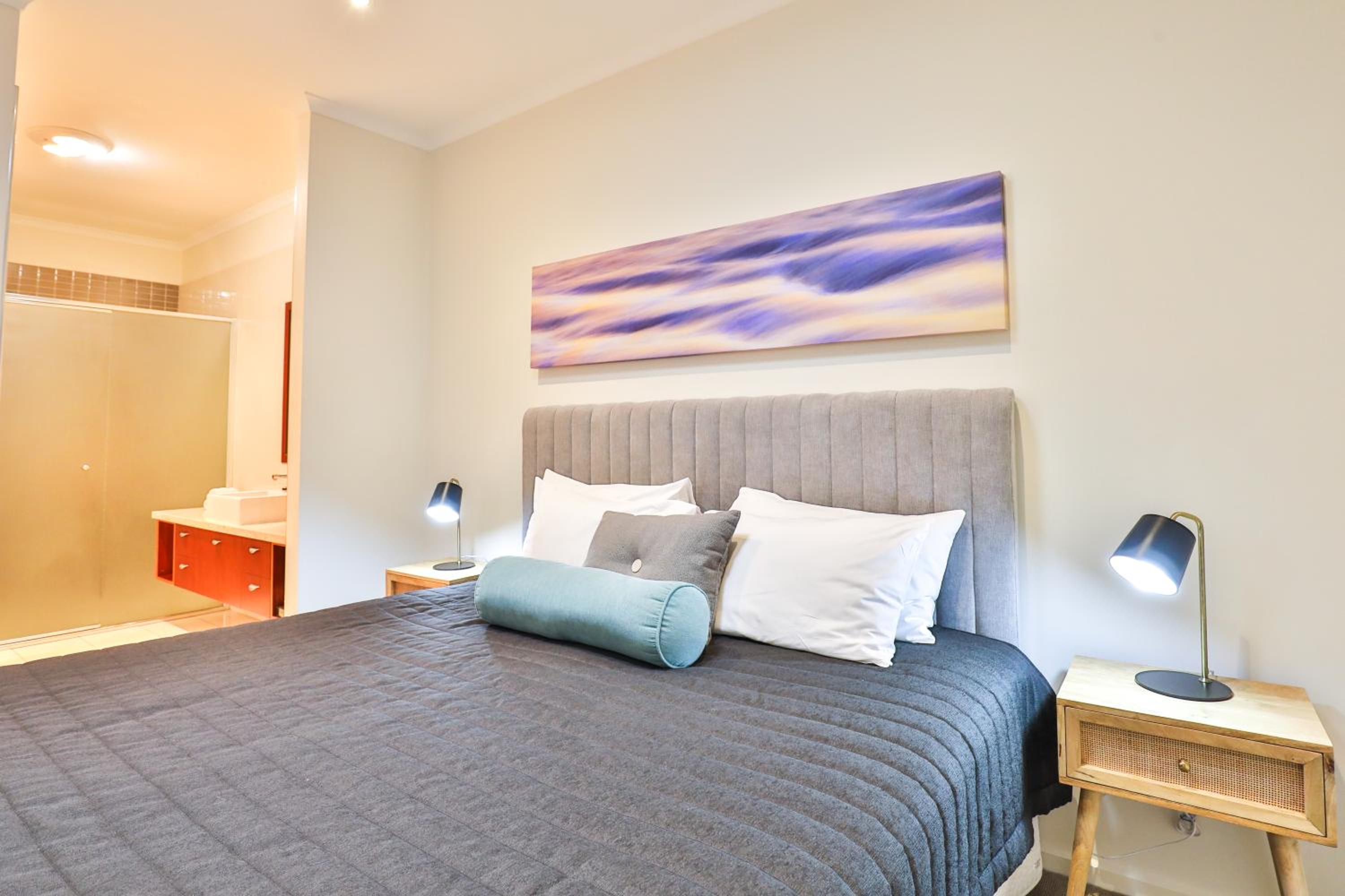Two-Bedroom Apartment - Photo 16