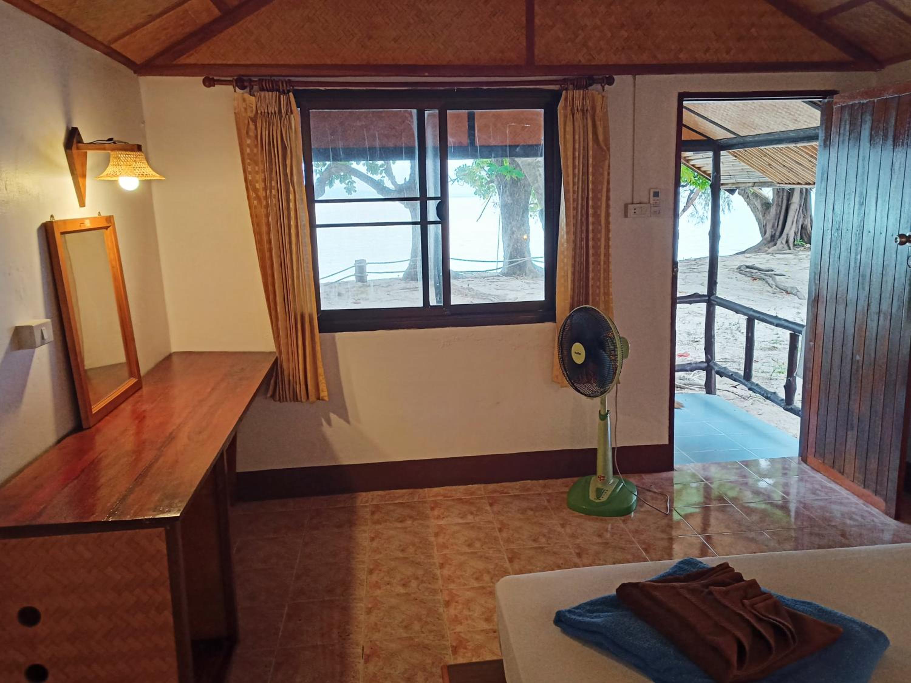 Bungalow - Beach Front photo 2