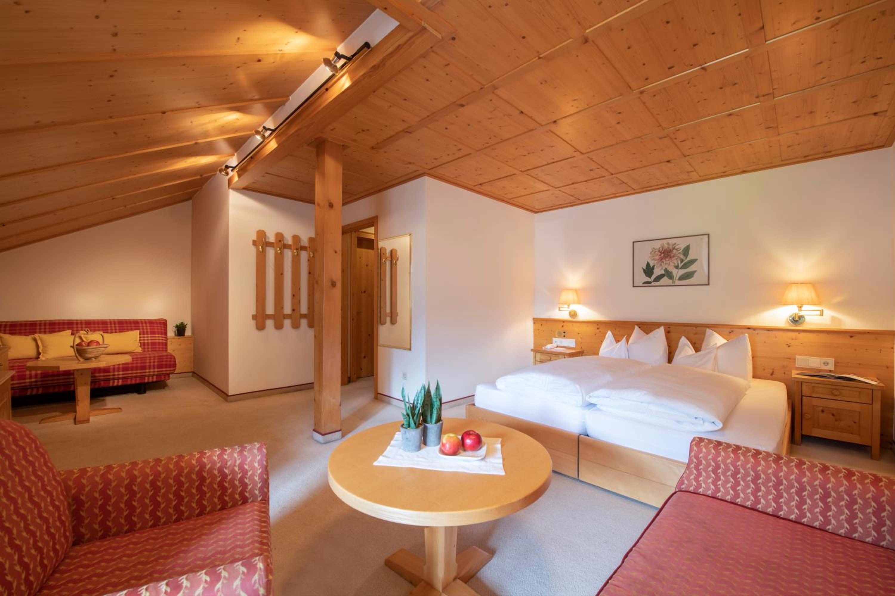 Large Double Room - Photo 4