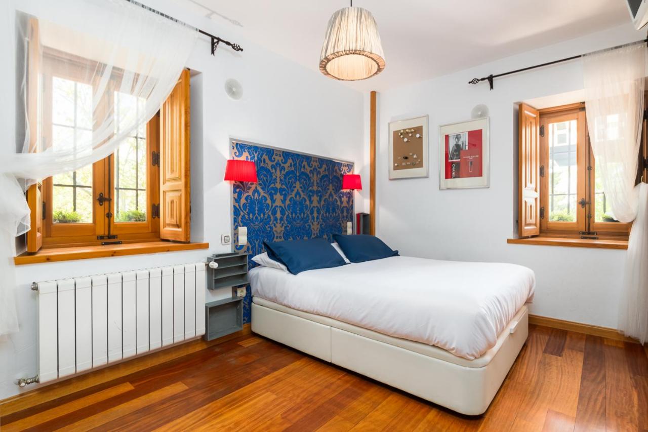 Double Room - Photo 12
