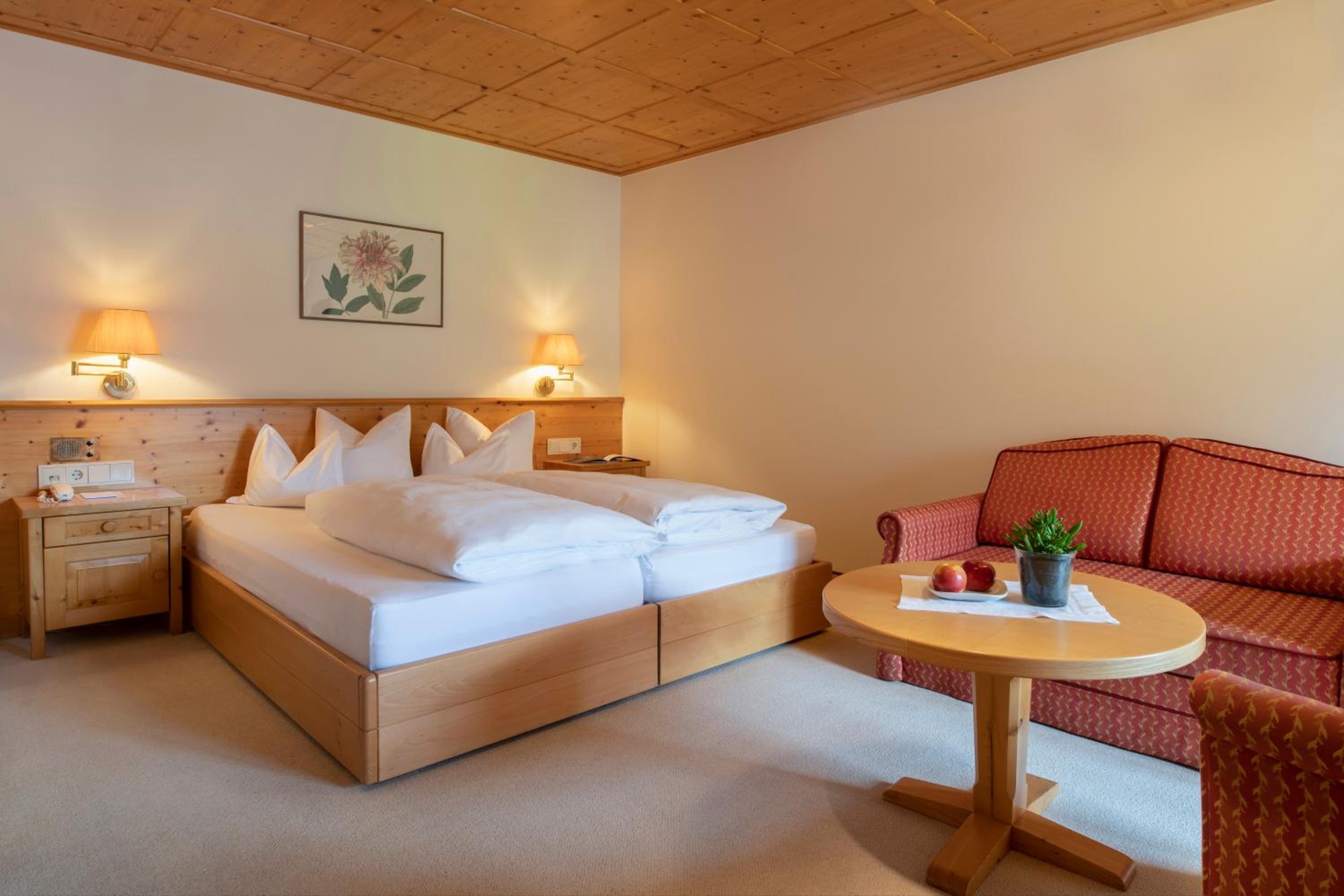 Large Double Room - Photo 1