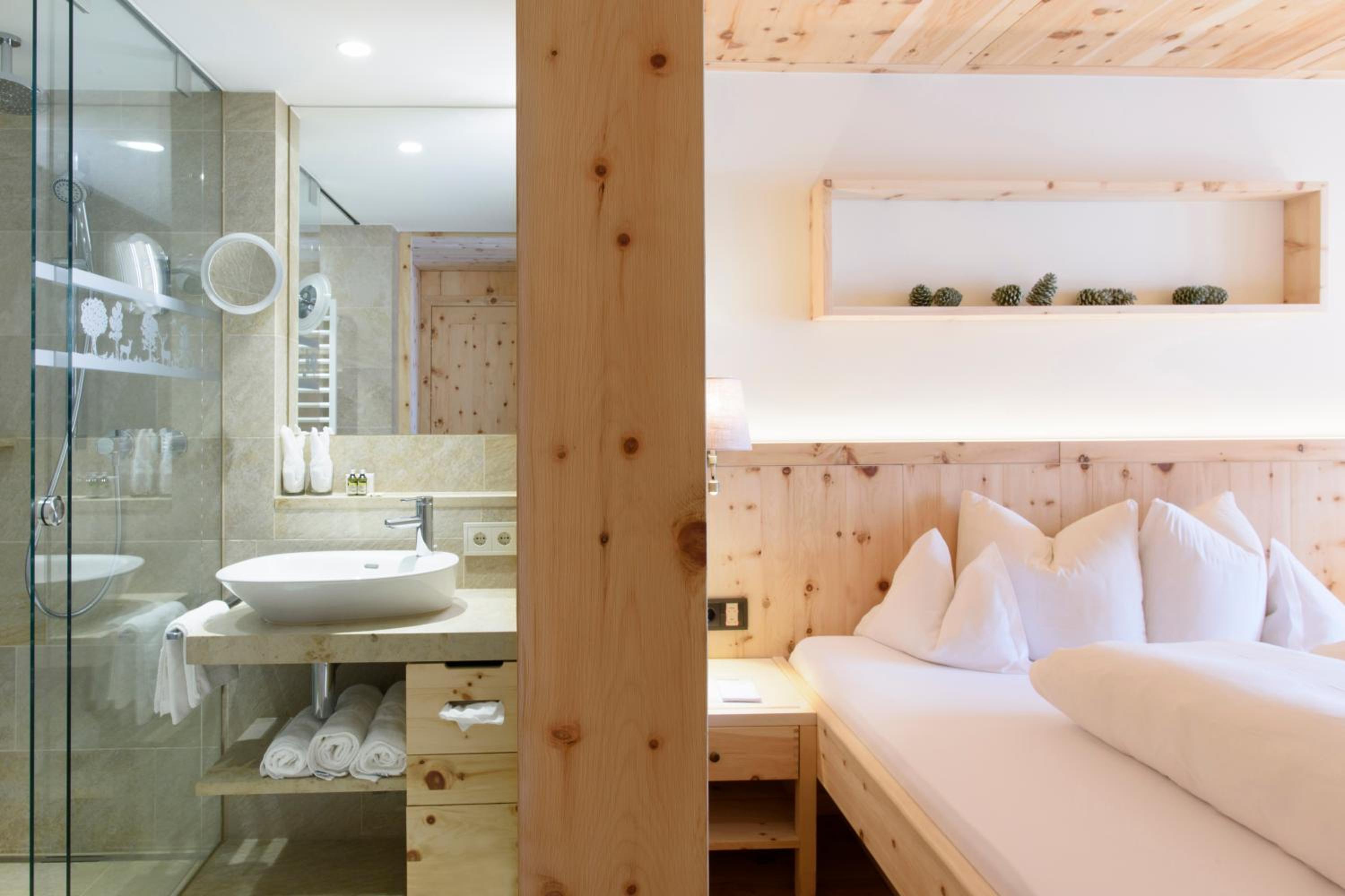 Double Room with Mountain View - Photo 4