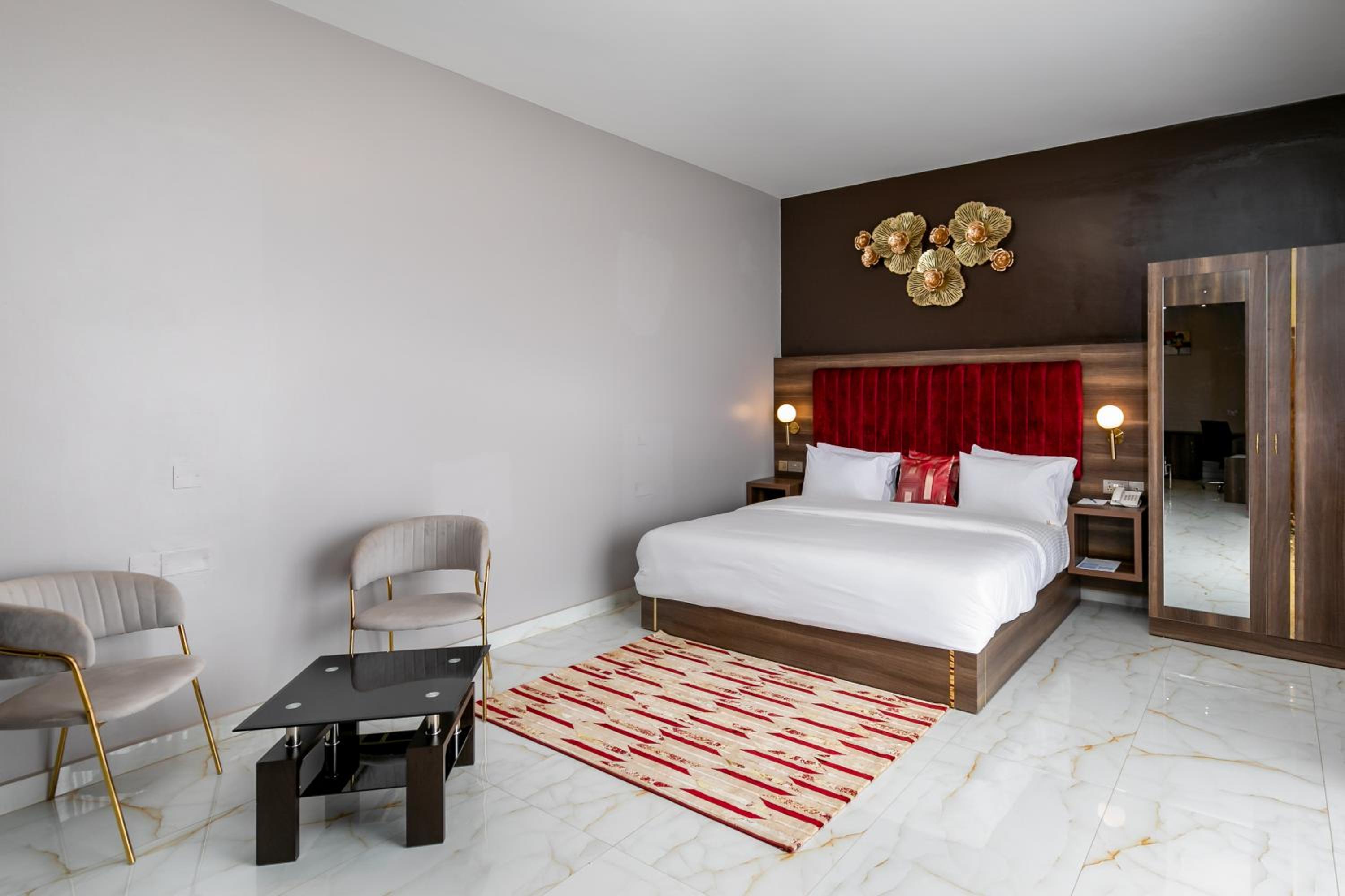 Executive Suite photo 1