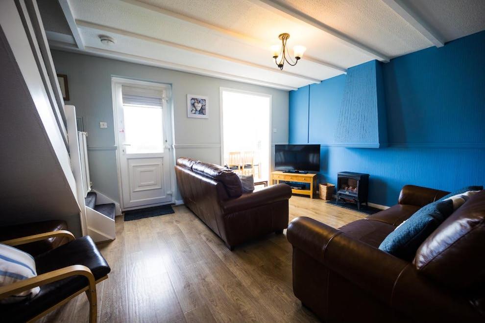 Three-Bedroom House photo 3