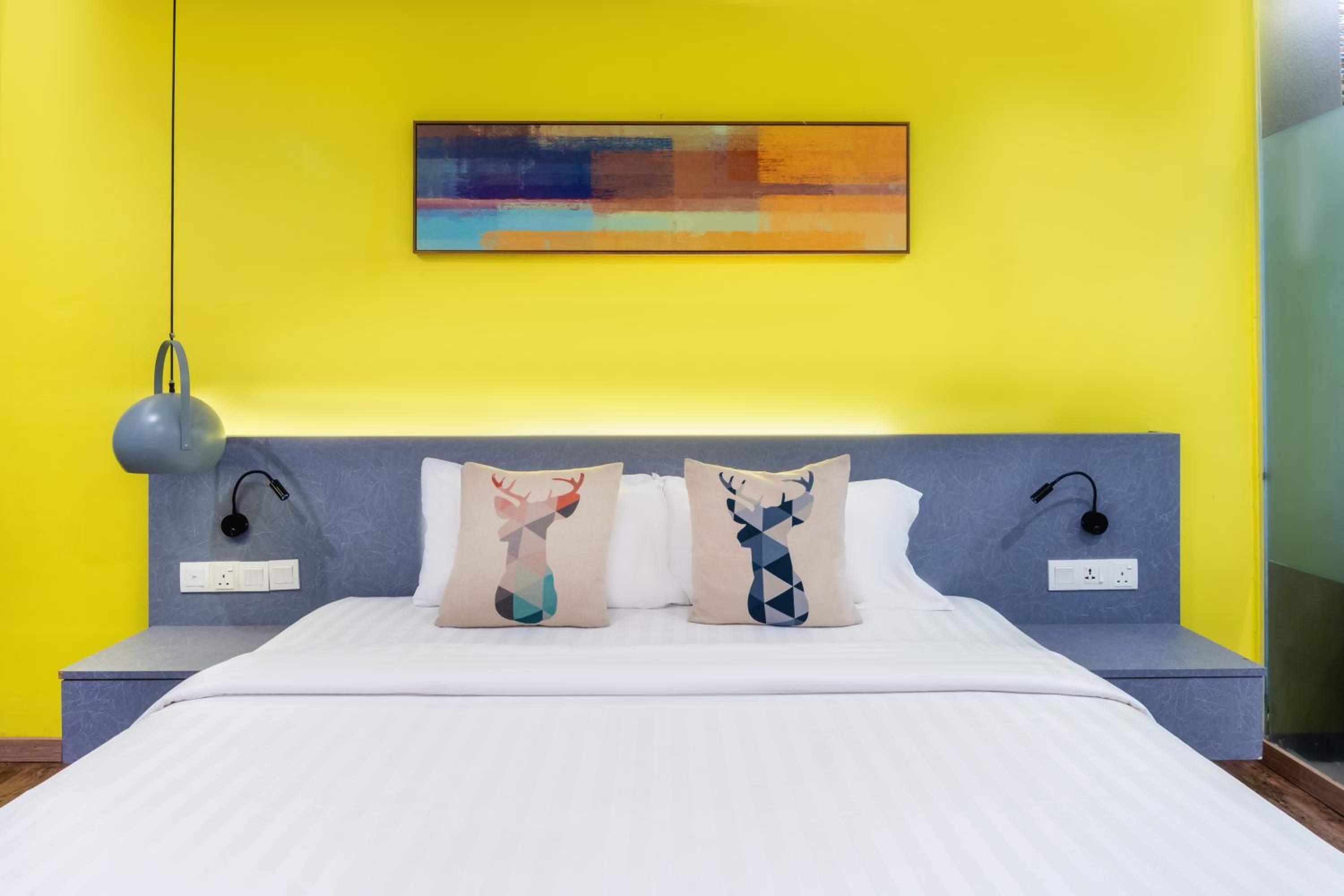 Deluxe King Room - Photo 6