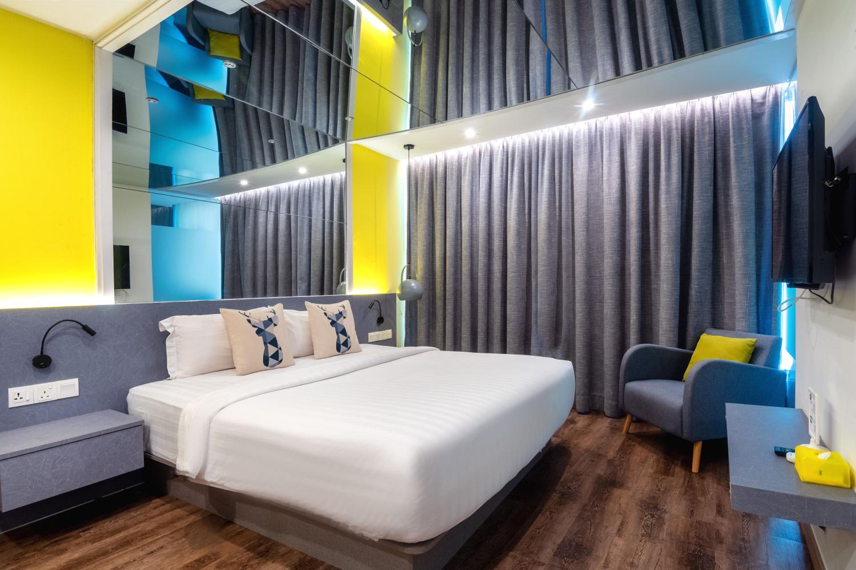 Deluxe Suite - Photo 11