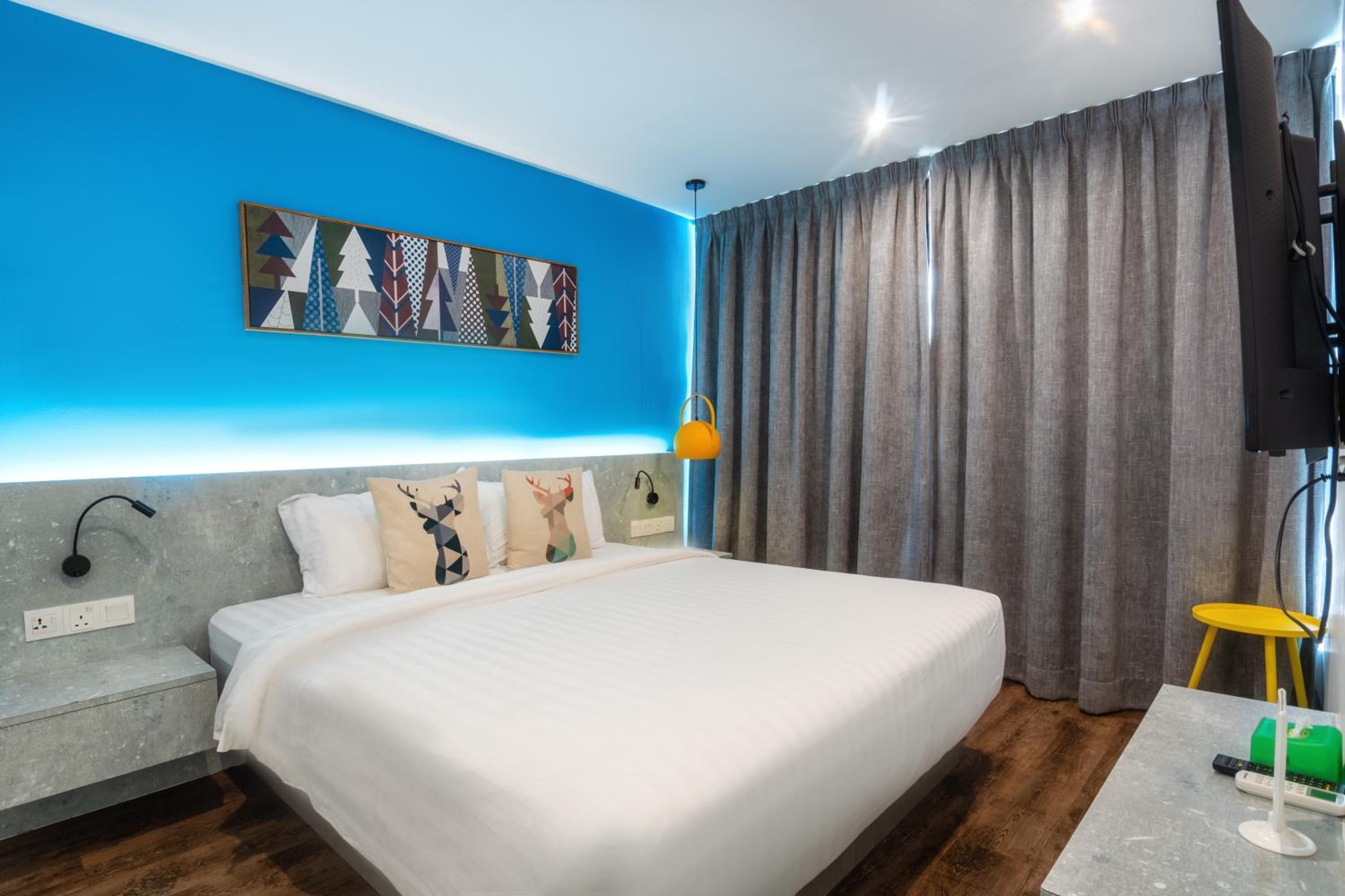 Deluxe King Room - Photo 5