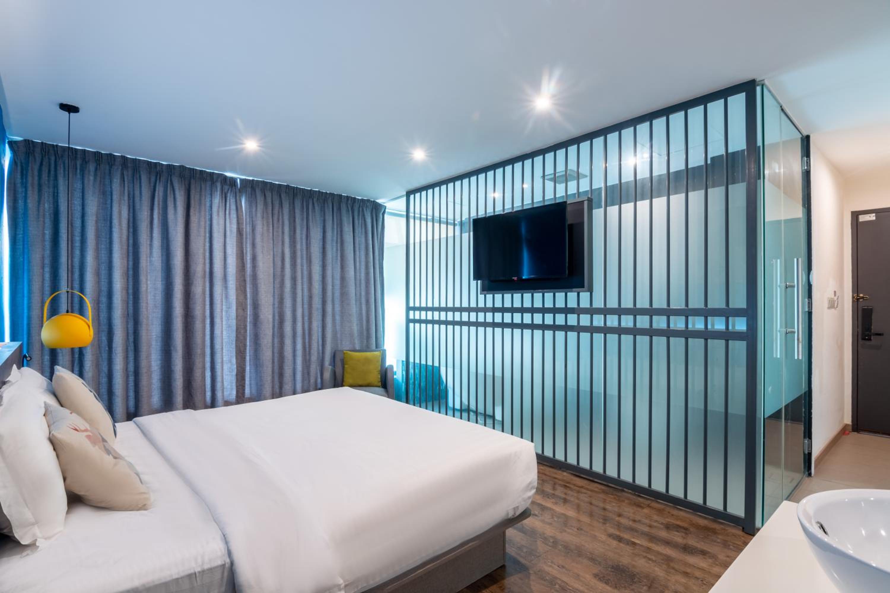 Deluxe Suite - Photo 7