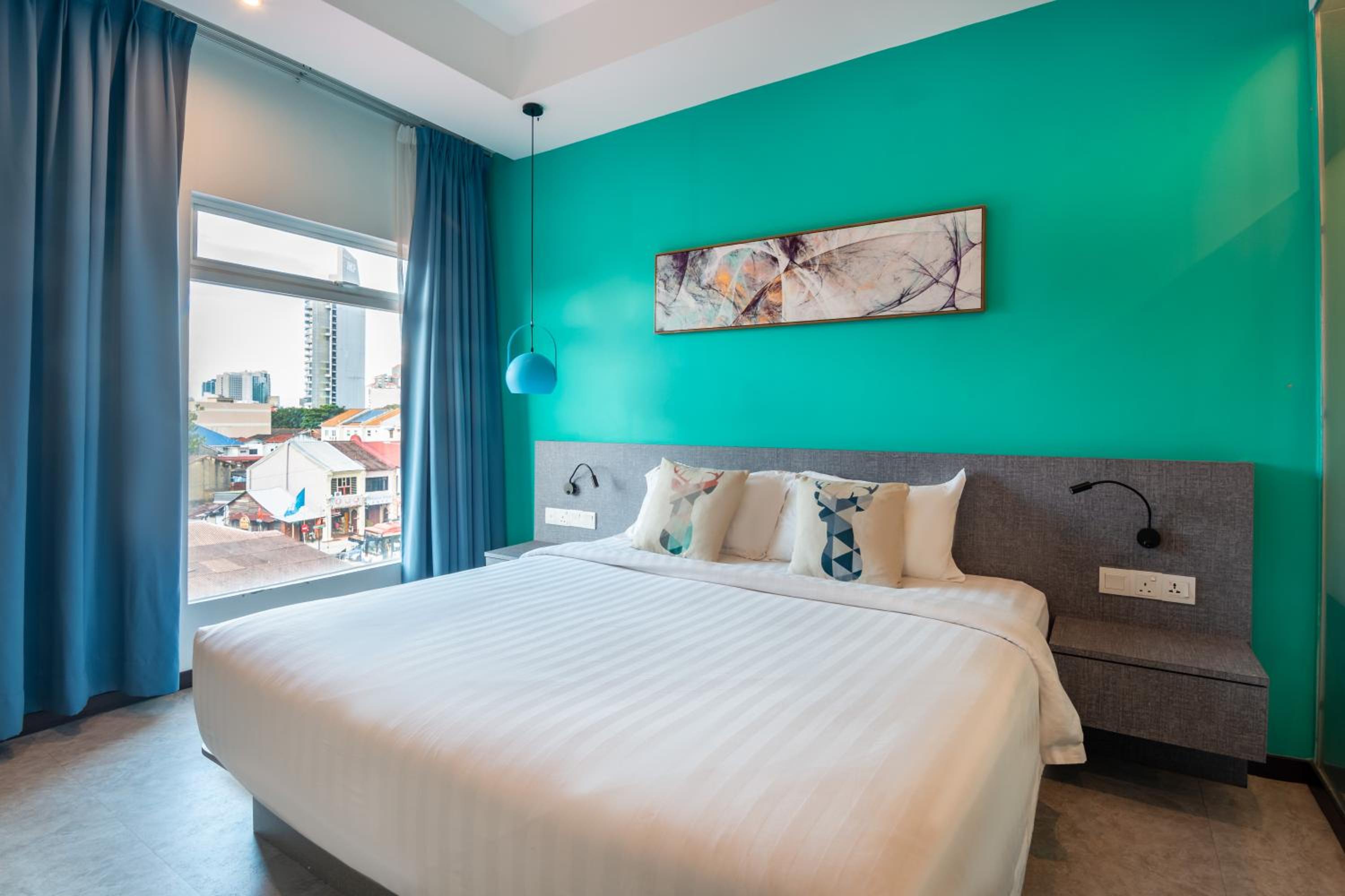 Deluxe King Room - Photo 3