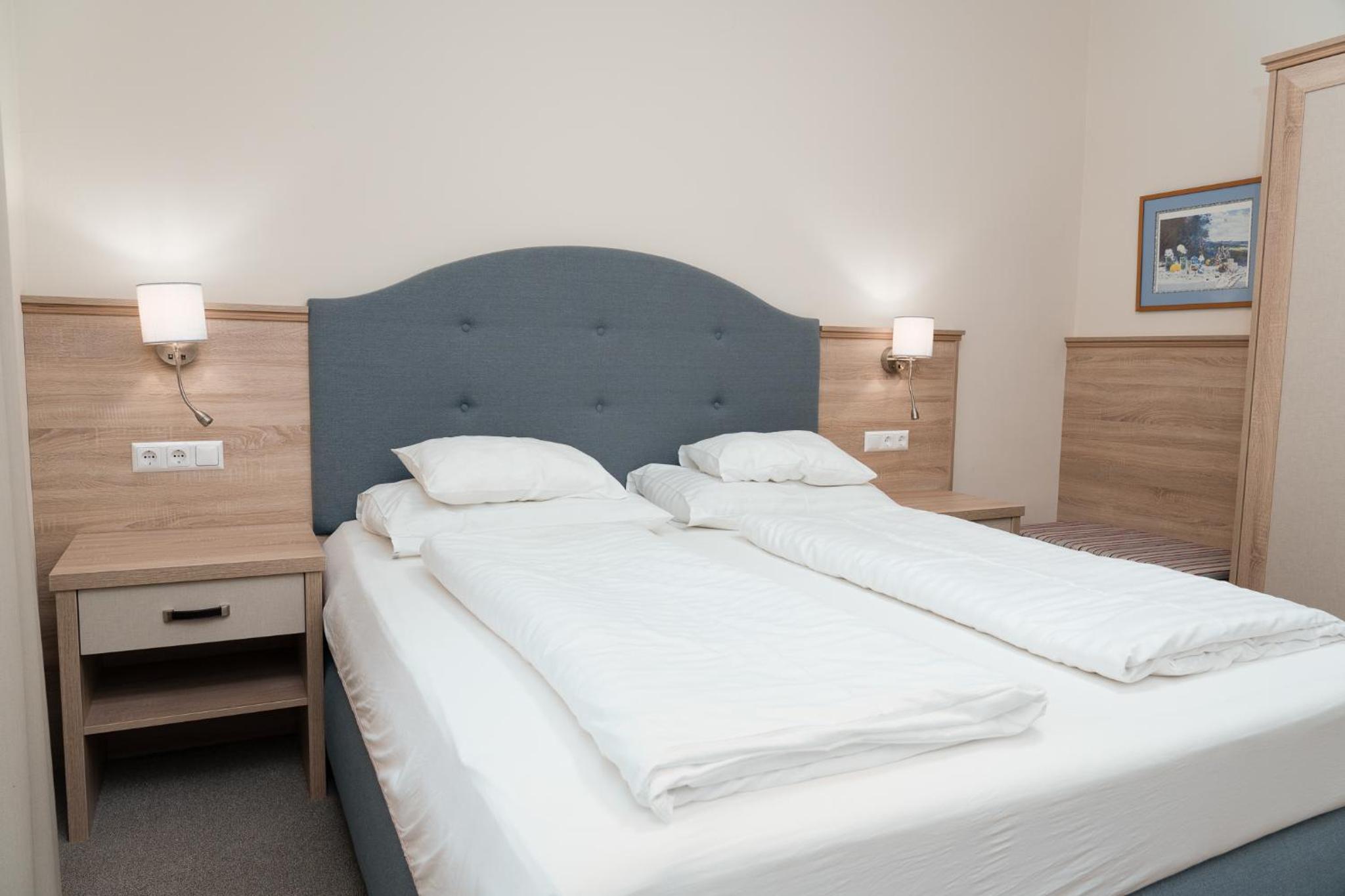Junior Suite with Bath and Balcony - Photo 1