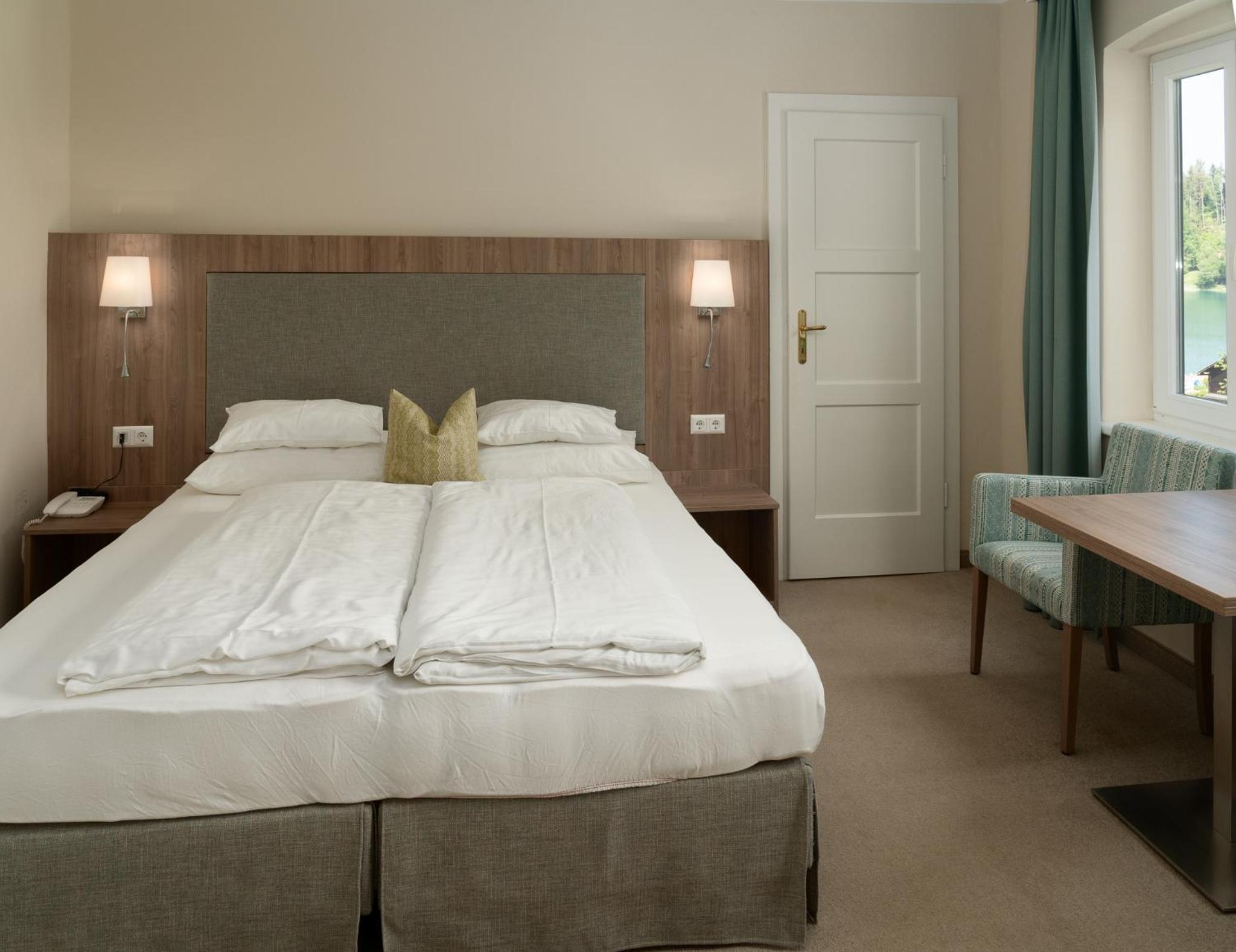 Junior Suite with Bath and Balcony - Photo 3