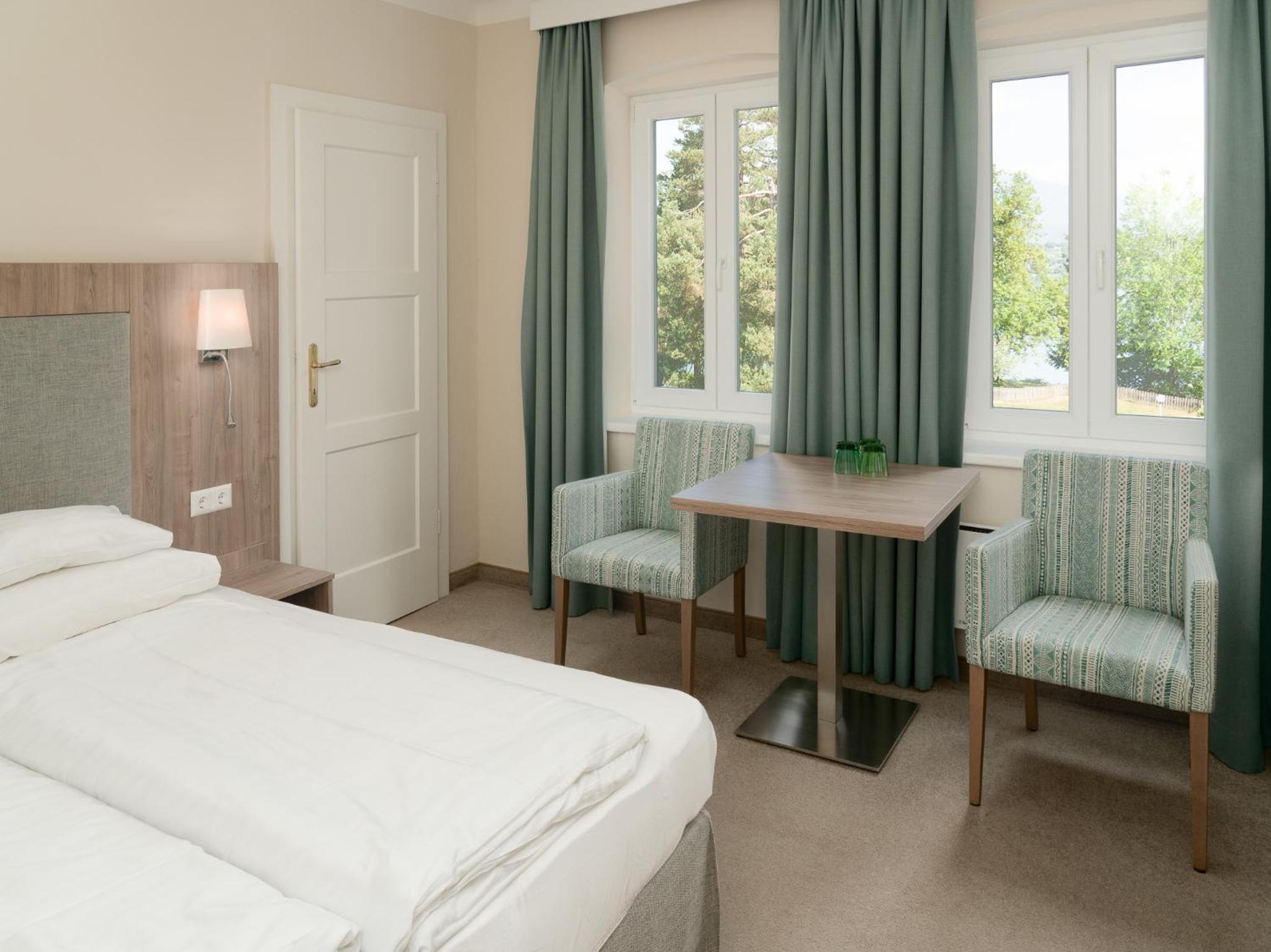Junior Suite with Bath and Balcony - Photo 5
