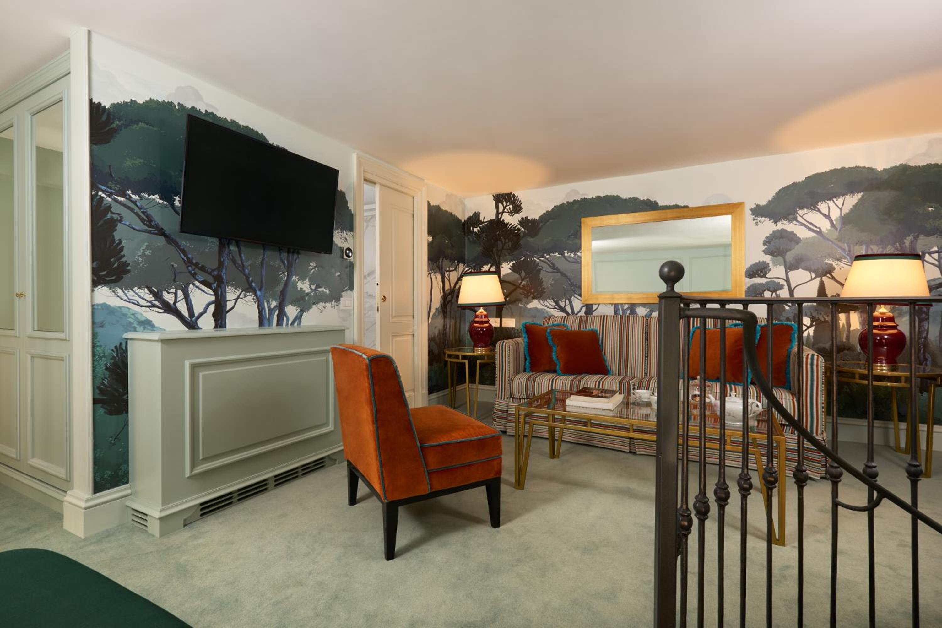 Luxury Apartment thumbnail 5