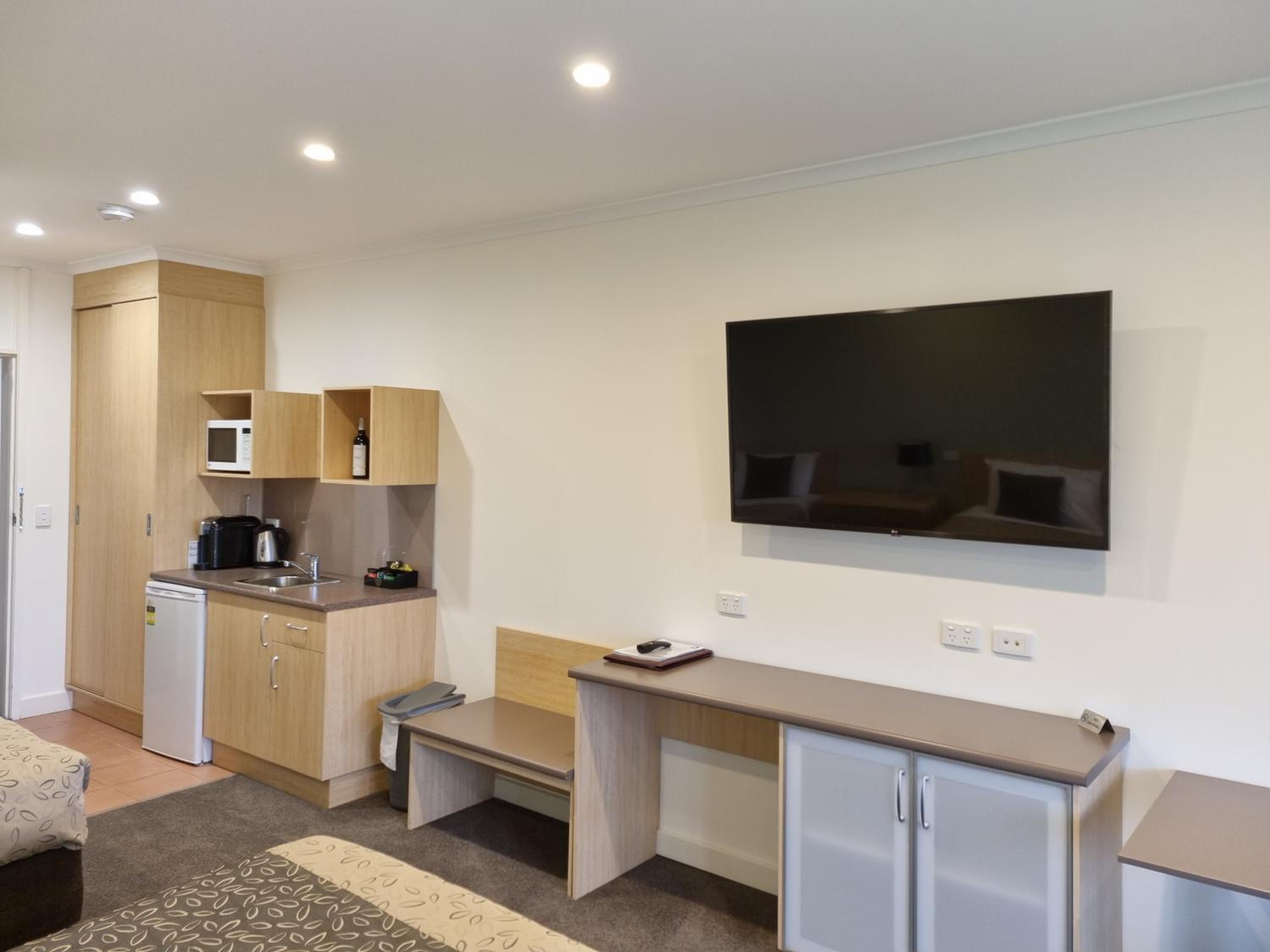 Executive King or Twin Suite photo 2