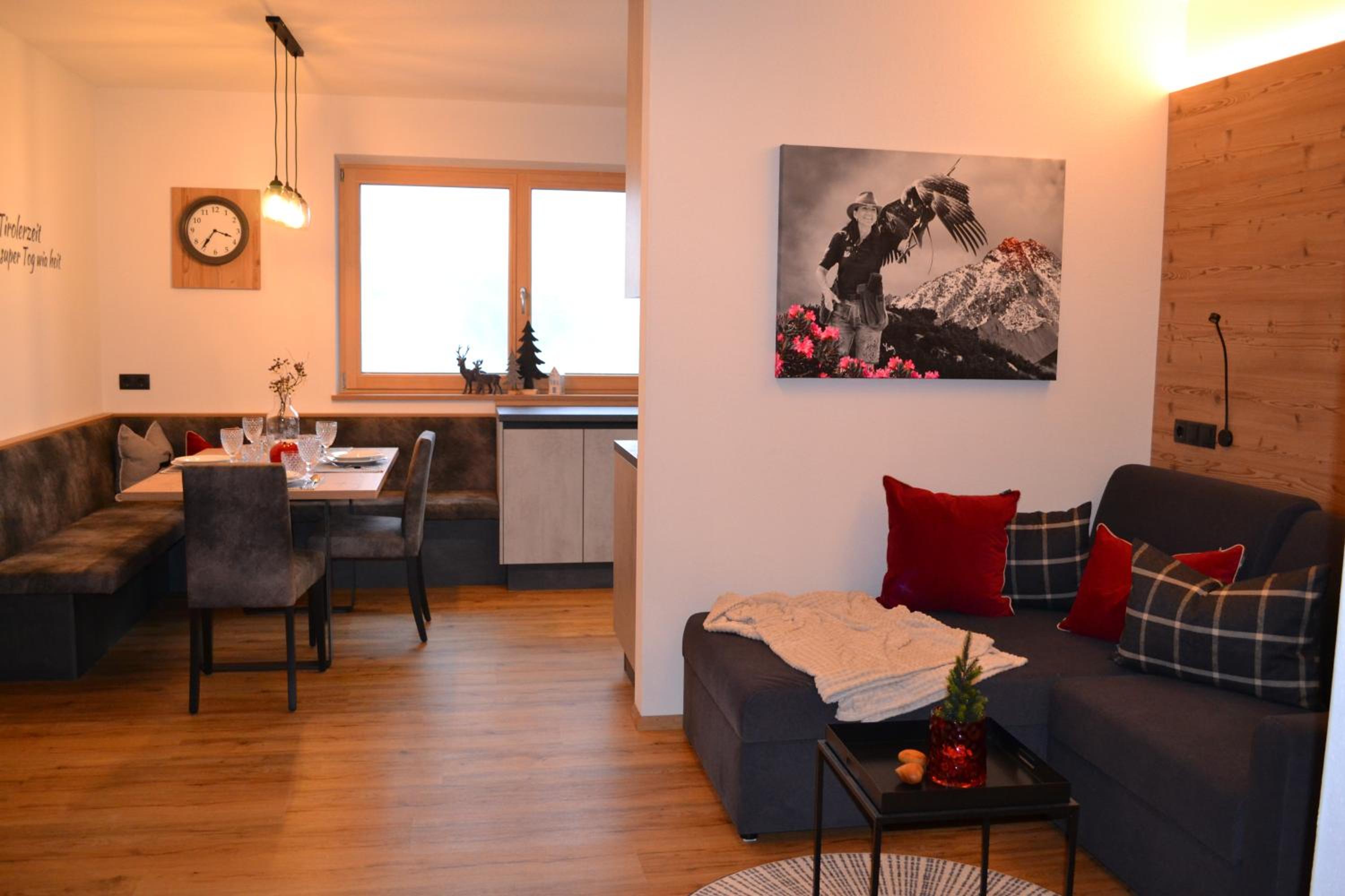 Apartment with Mountain View