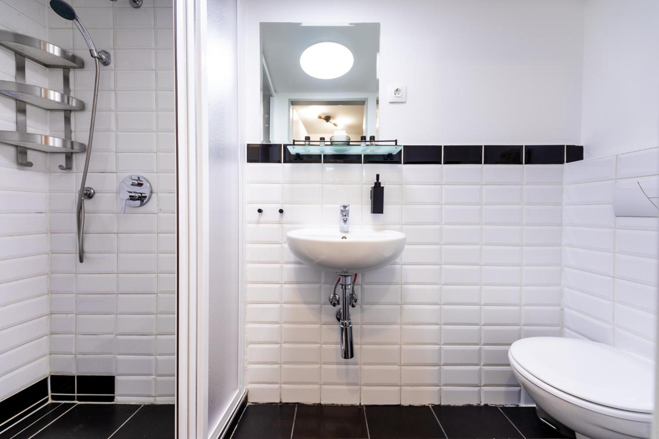 Small Double Room - Photo 4