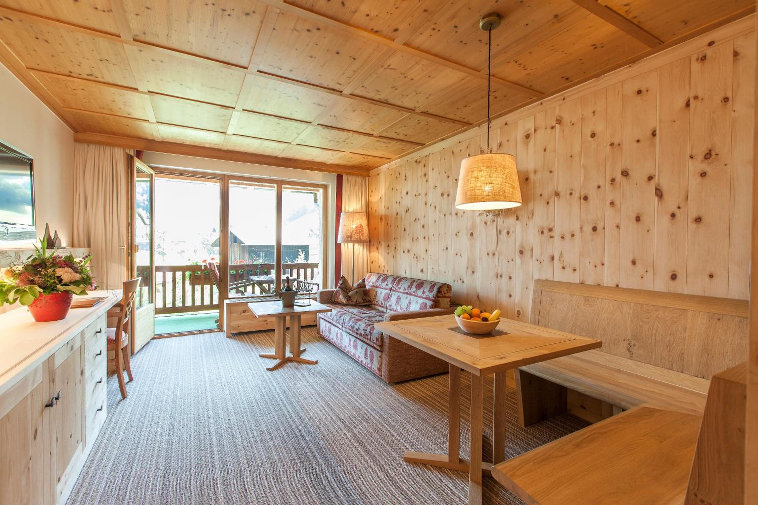 Suite with Mountain View - Photo 2