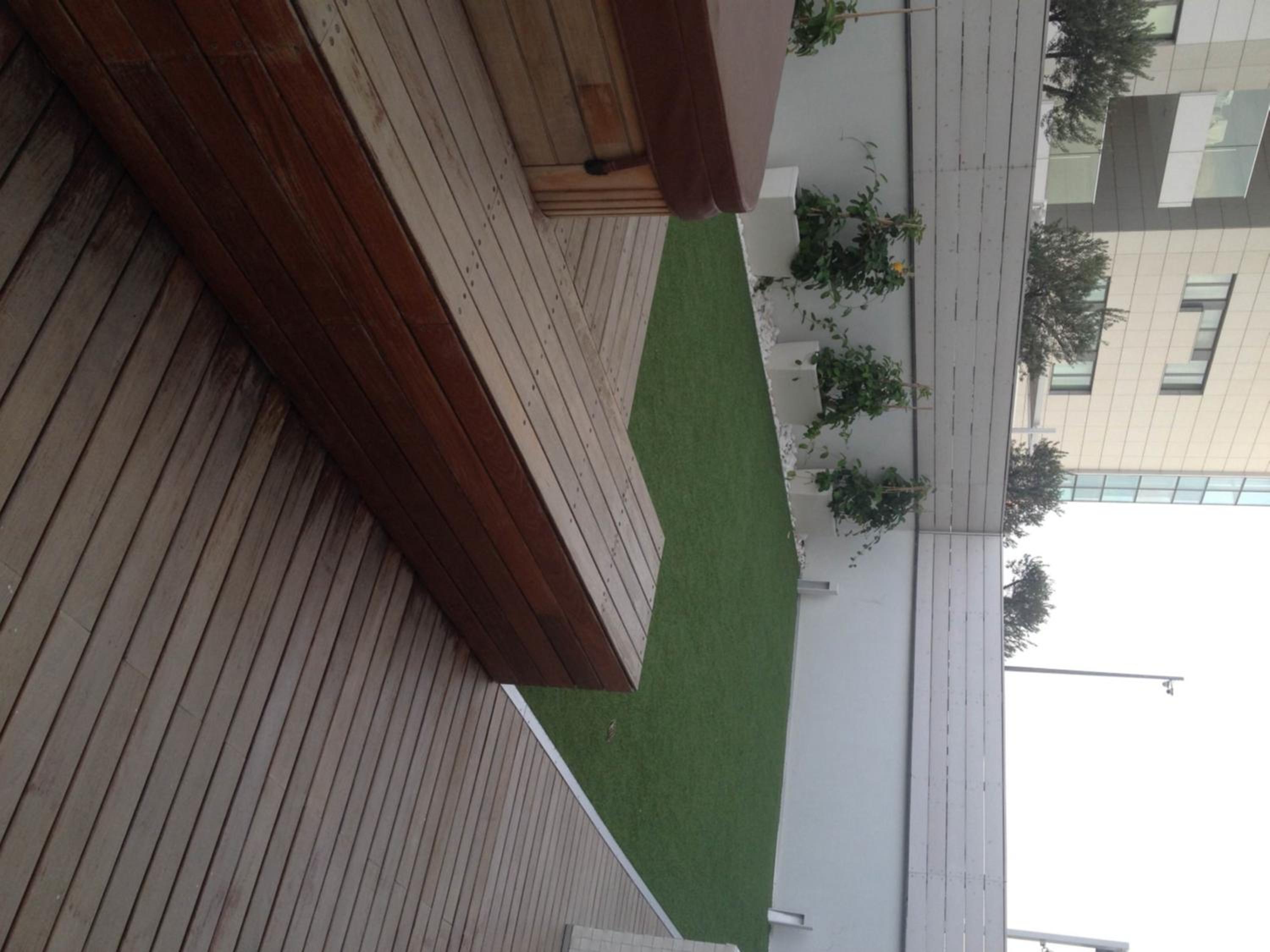Two-Bedroom Apartment with Private Hot Tub and Garden
