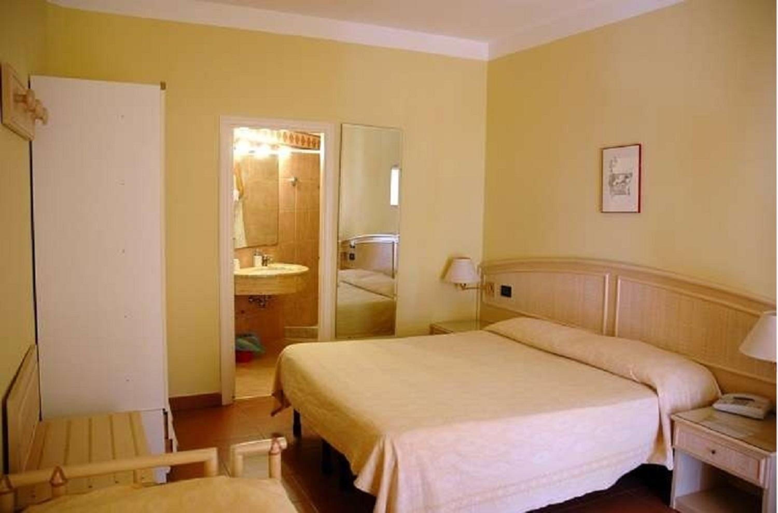 Classic Triple Room photo 1