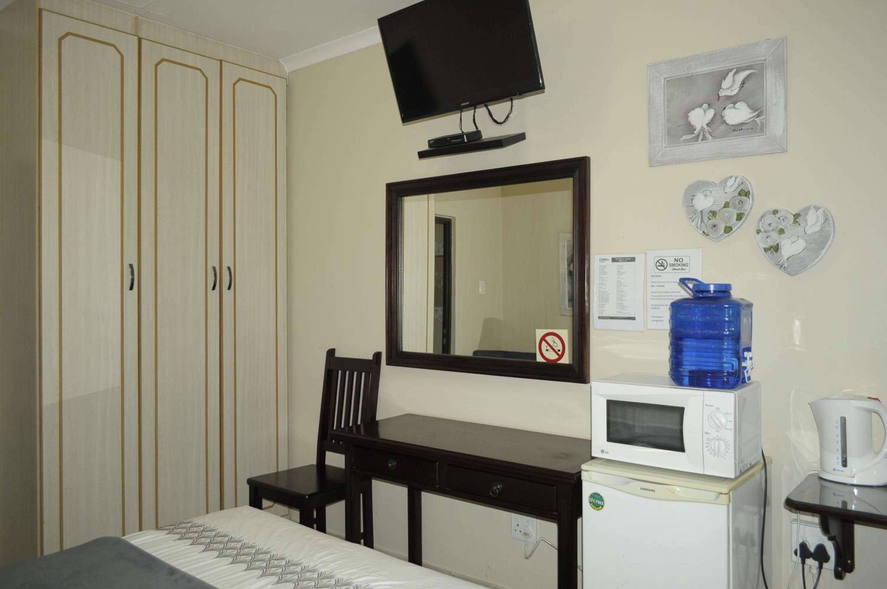 Single Room photo 3
