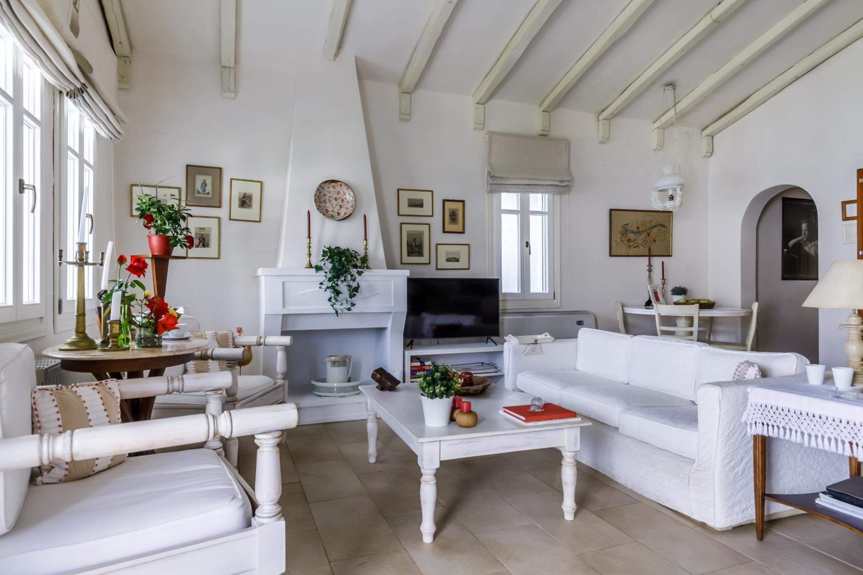 The House - Photo 31
