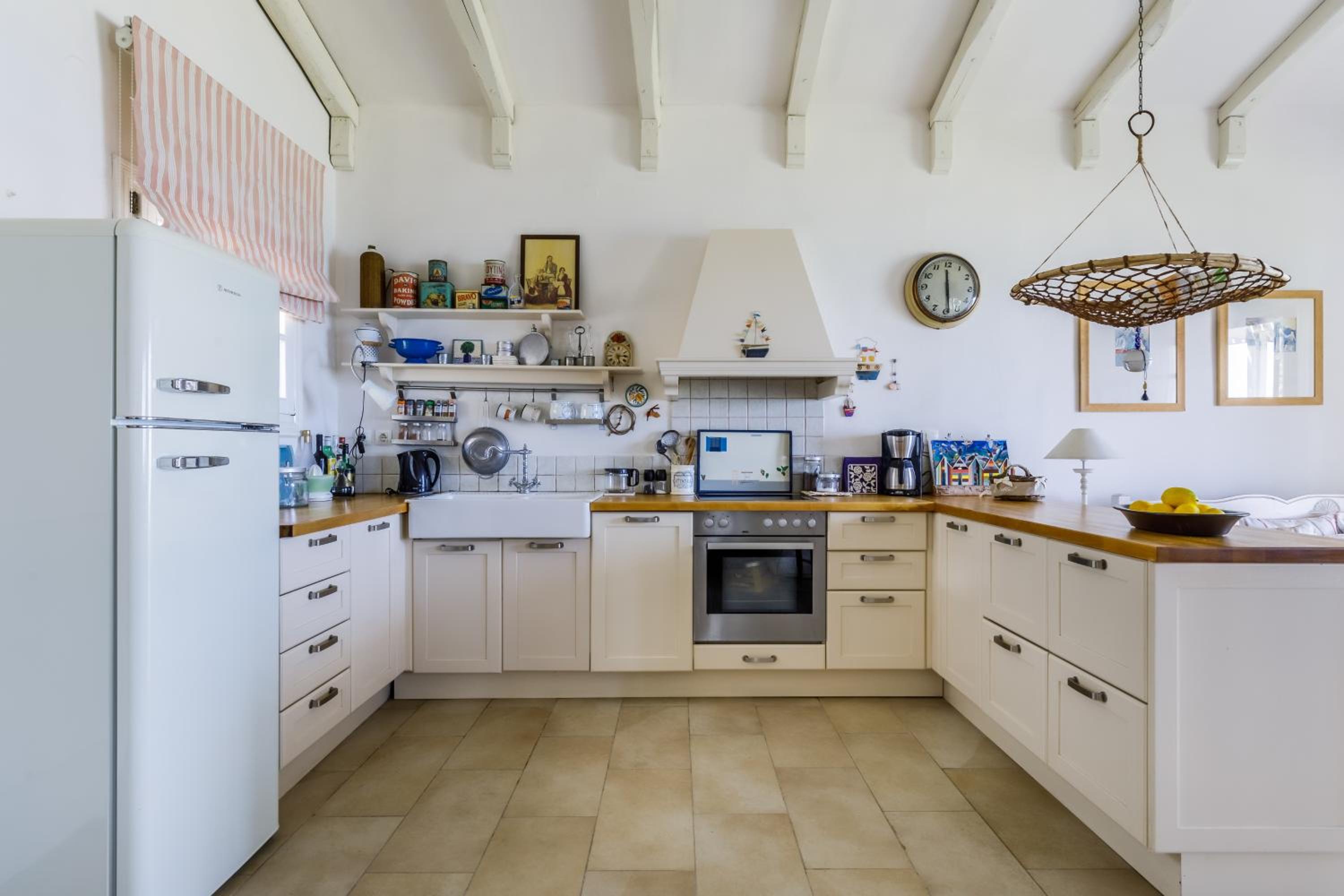 The House - Photo 8
