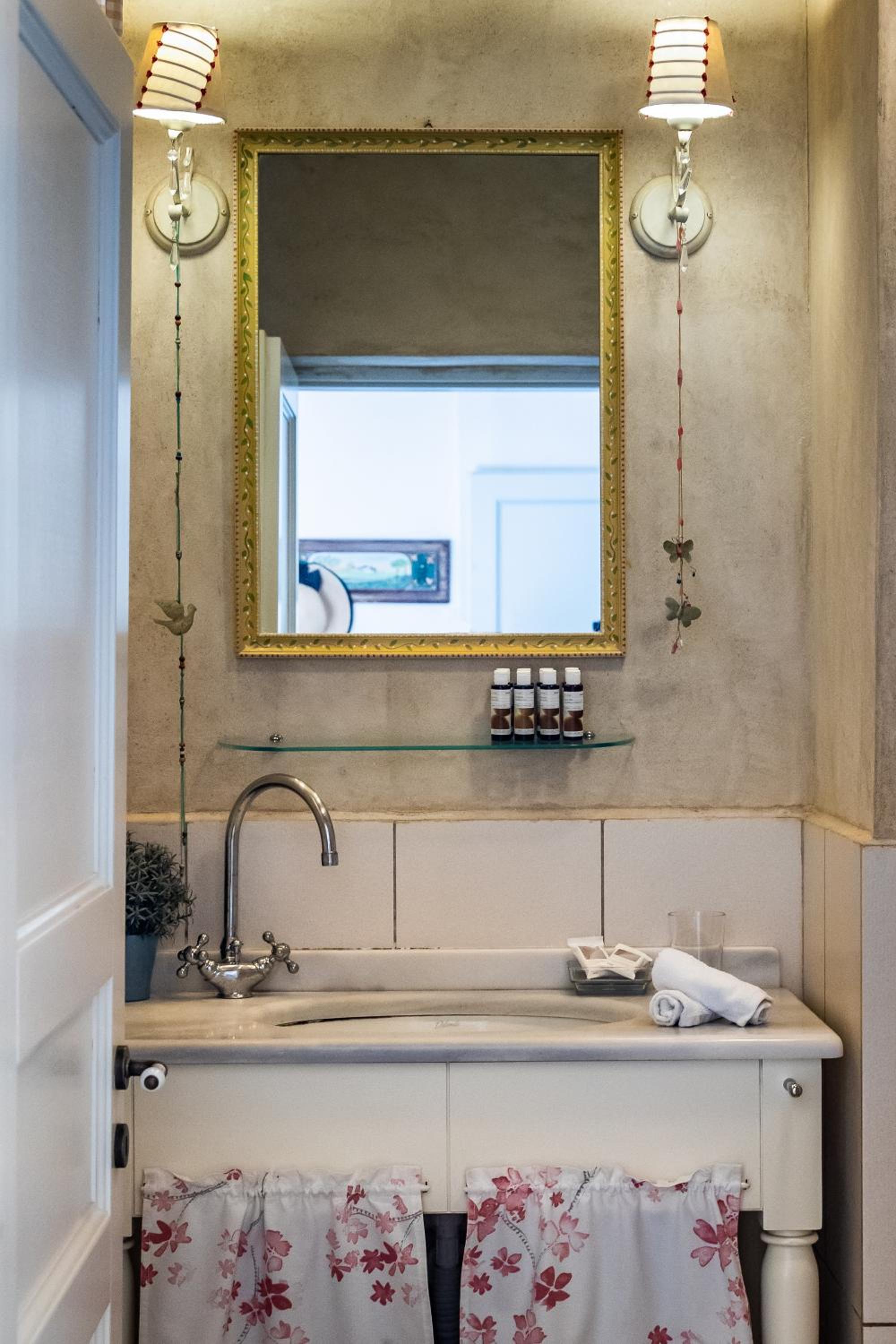 The House - Photo 28