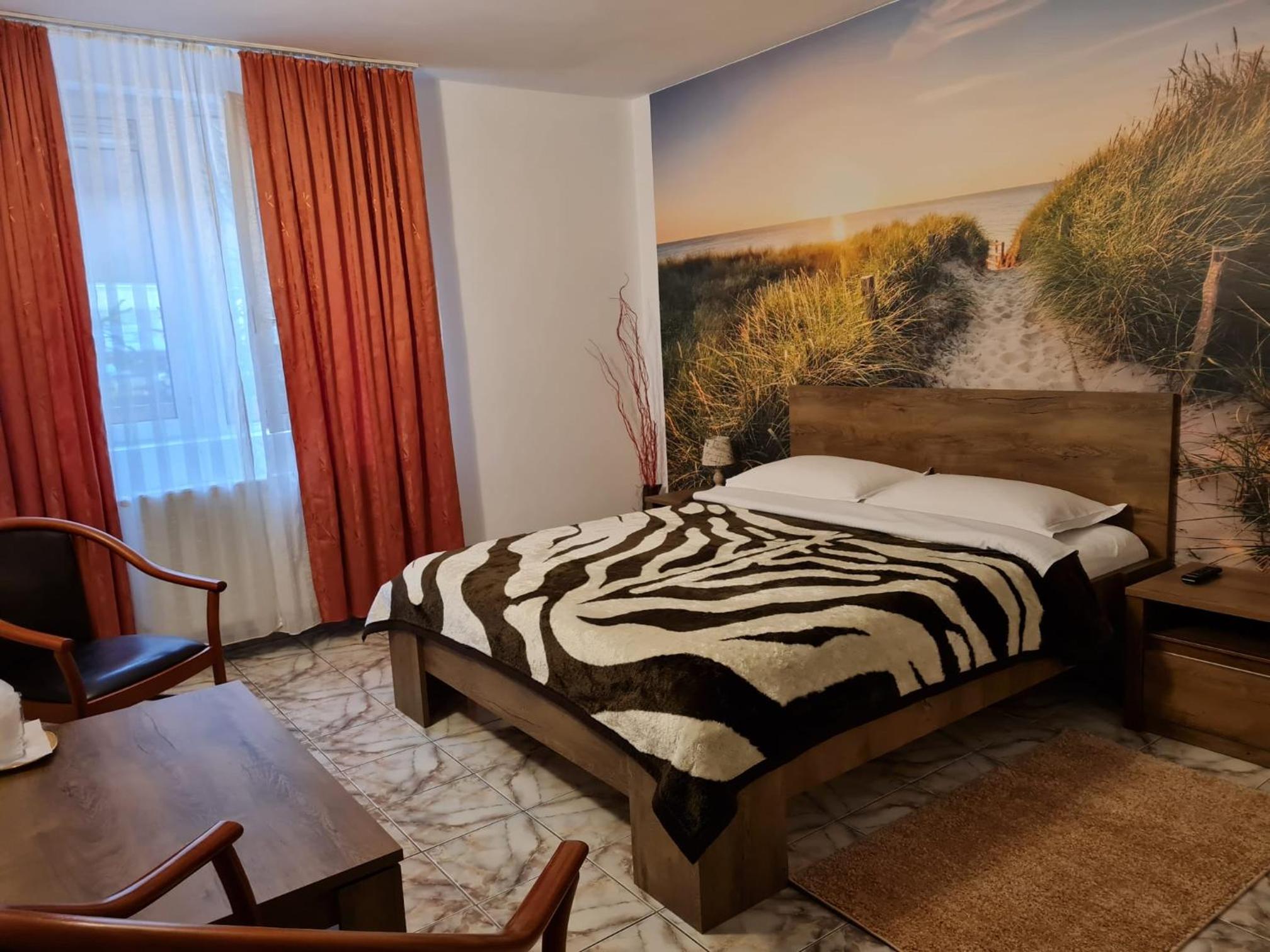 Double Room - Photo 3