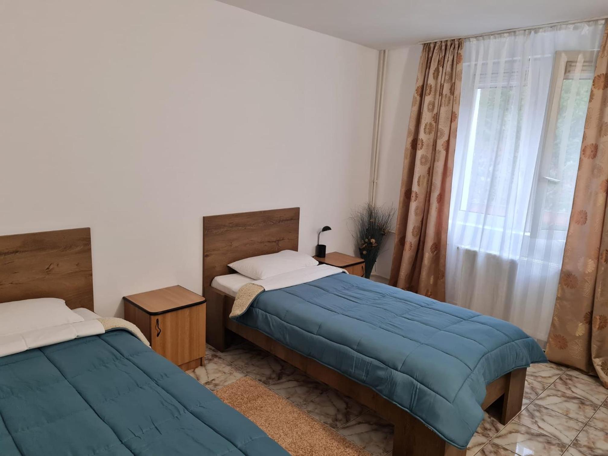 Twin Room - Photo 5