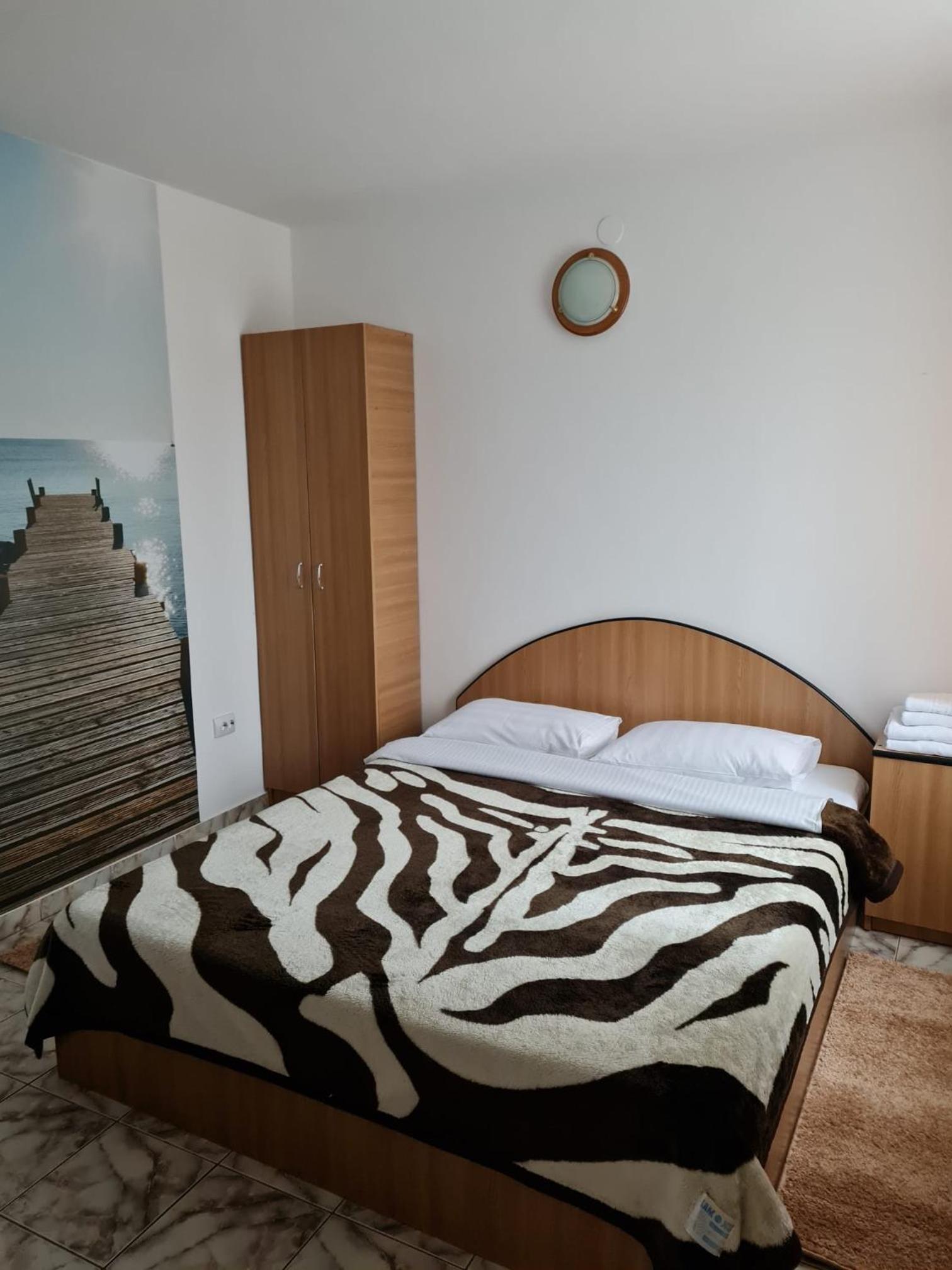 Double Room - Photo 6