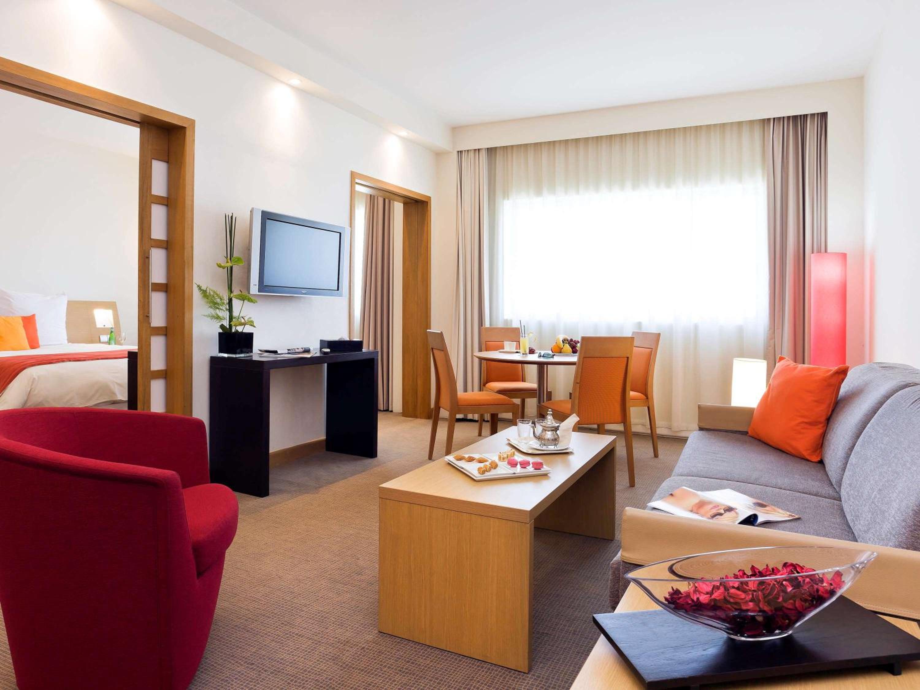 Junior Suite - 1 King-size bed and Sofa - Photo 9