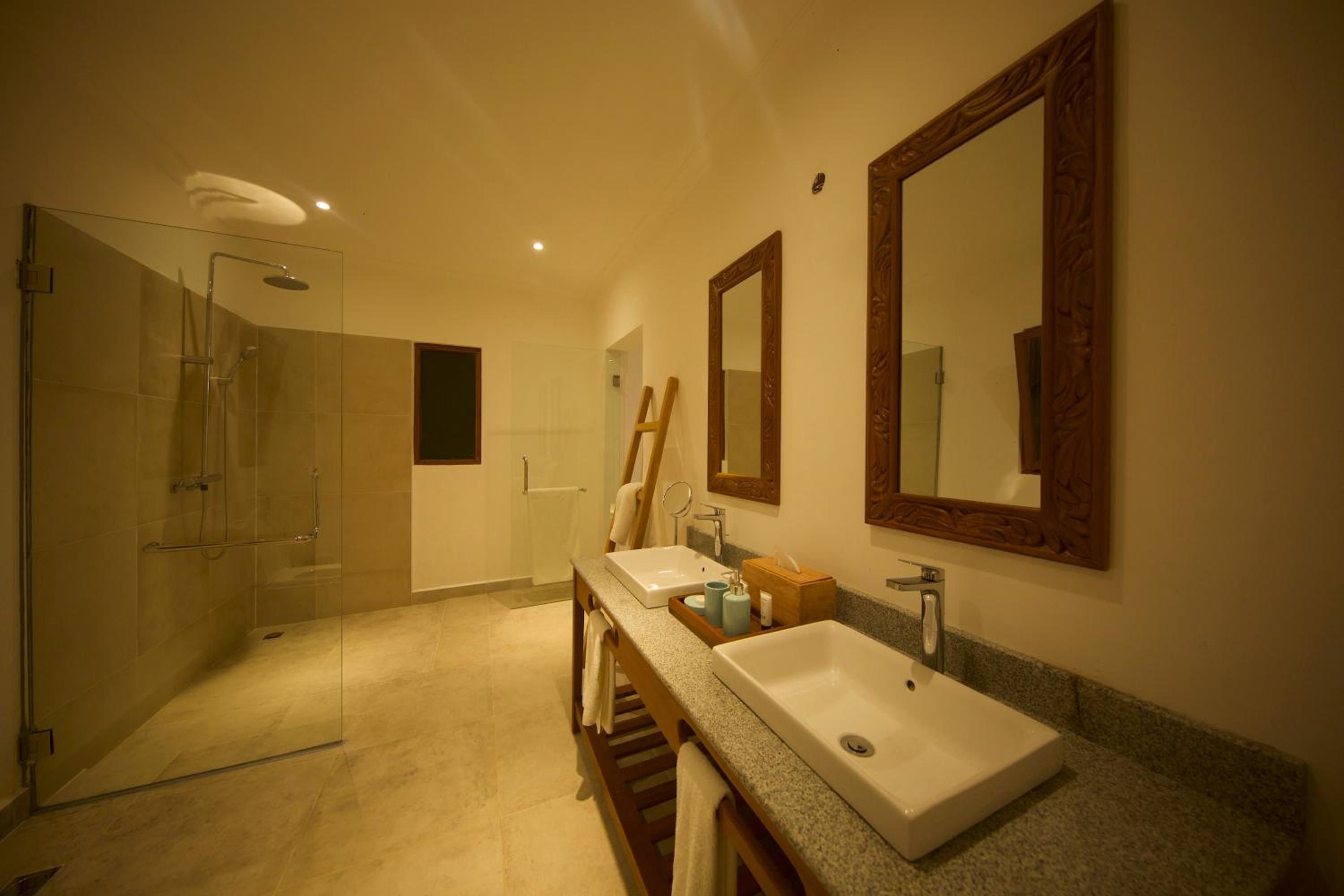 Deluxe Double Room with Sea View - Photo 28