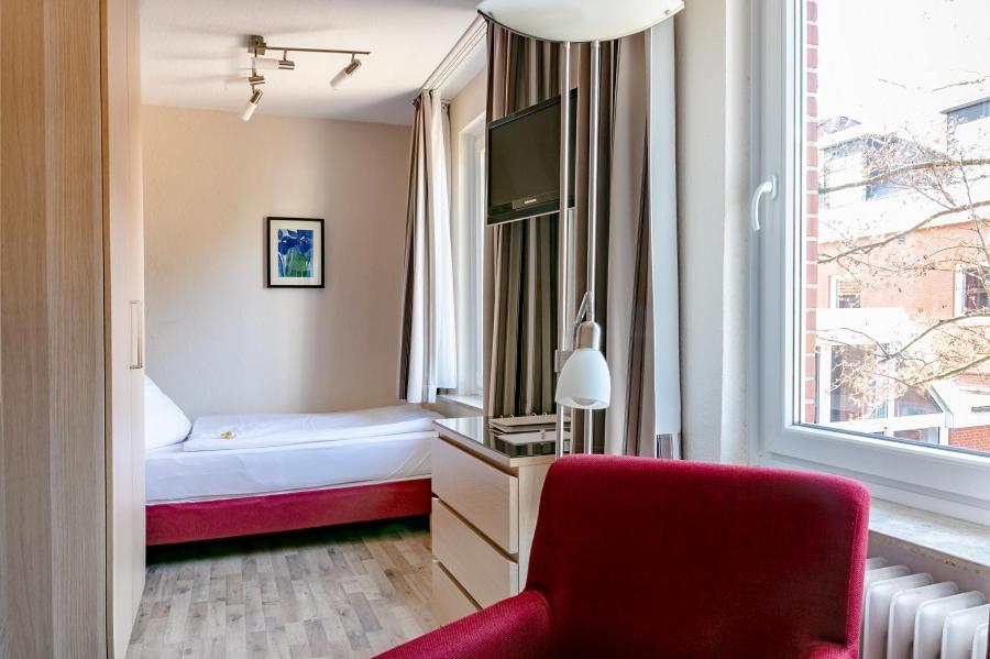 Standard Twin Room - Photo 2
