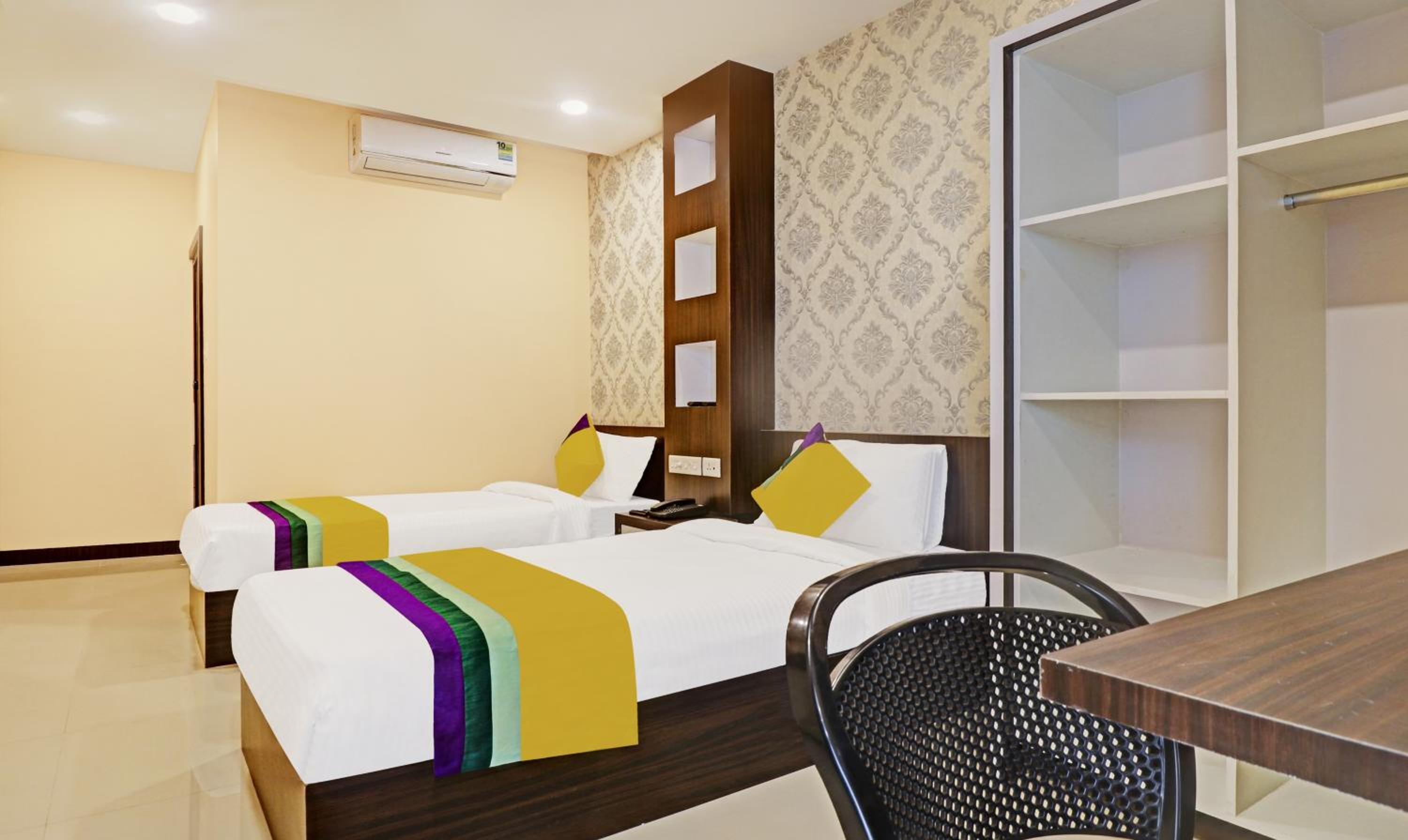 Standard Double Room - Photo 7