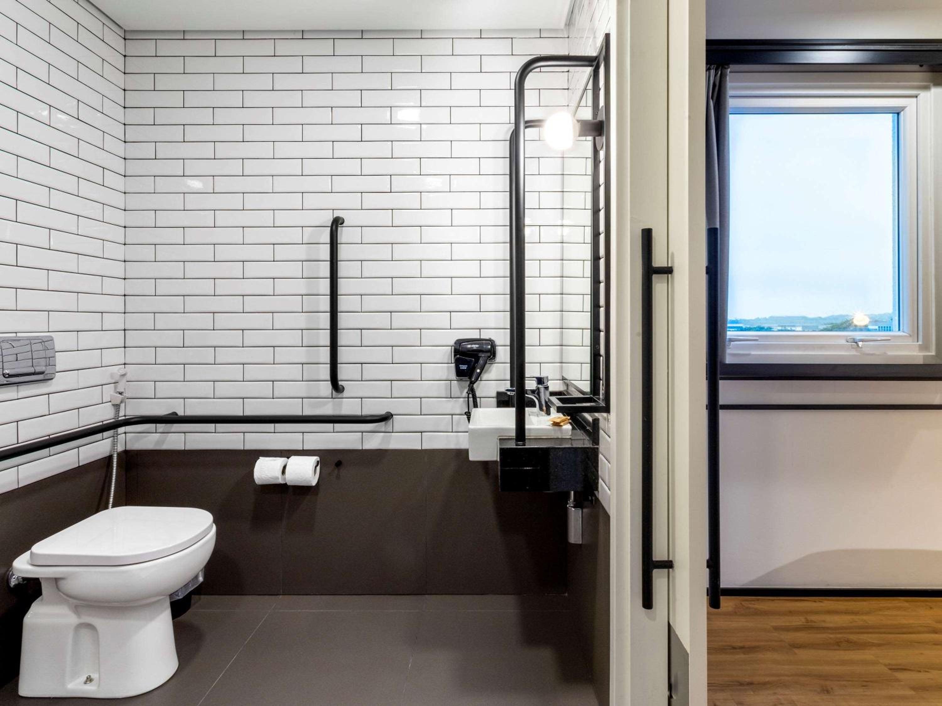 Adapted Double Room - Photo 8