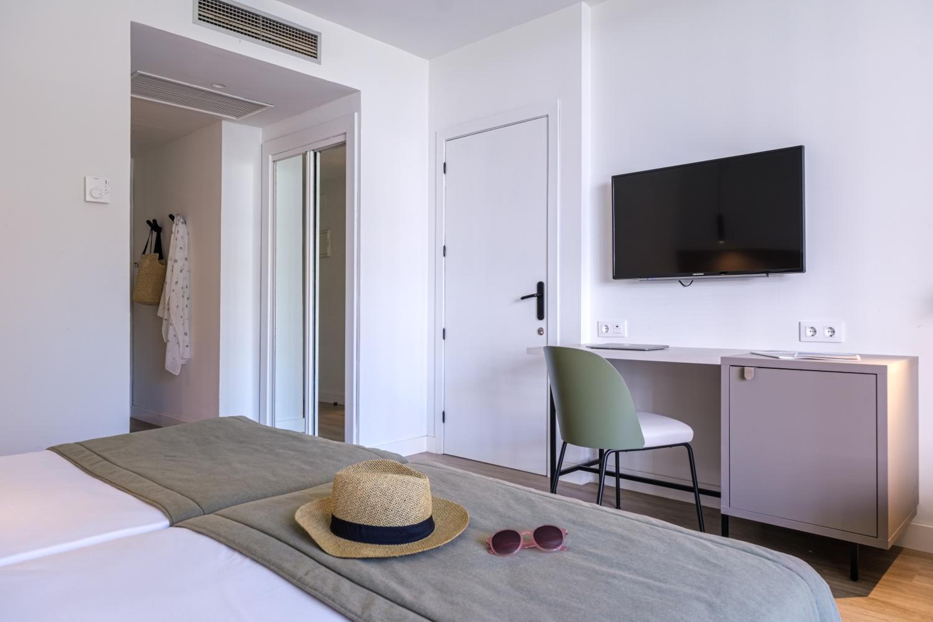 Standard Double Room - Photo 1
