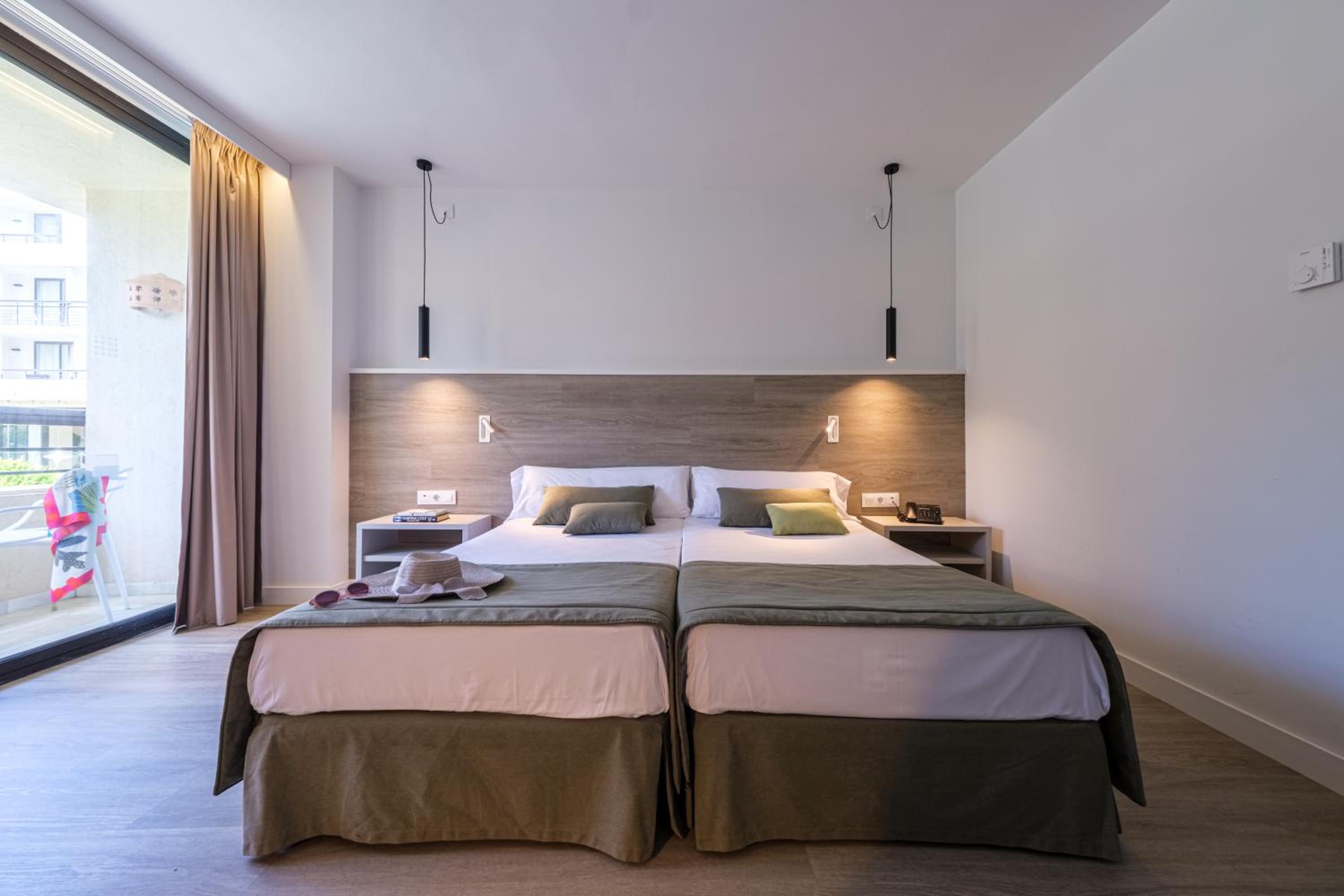Standard Double Room - Photo 2