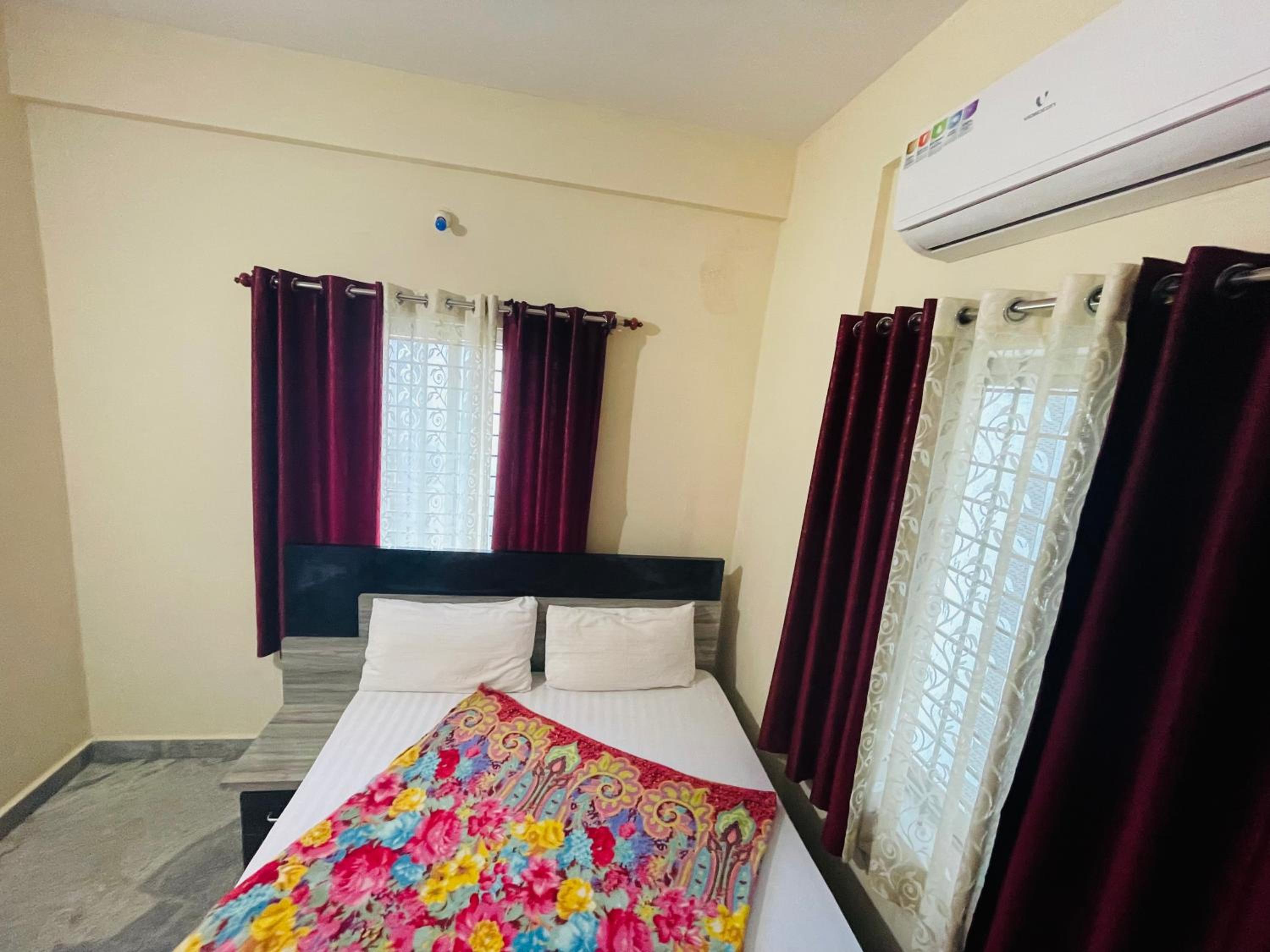 Deluxe Double Room - Photo 37