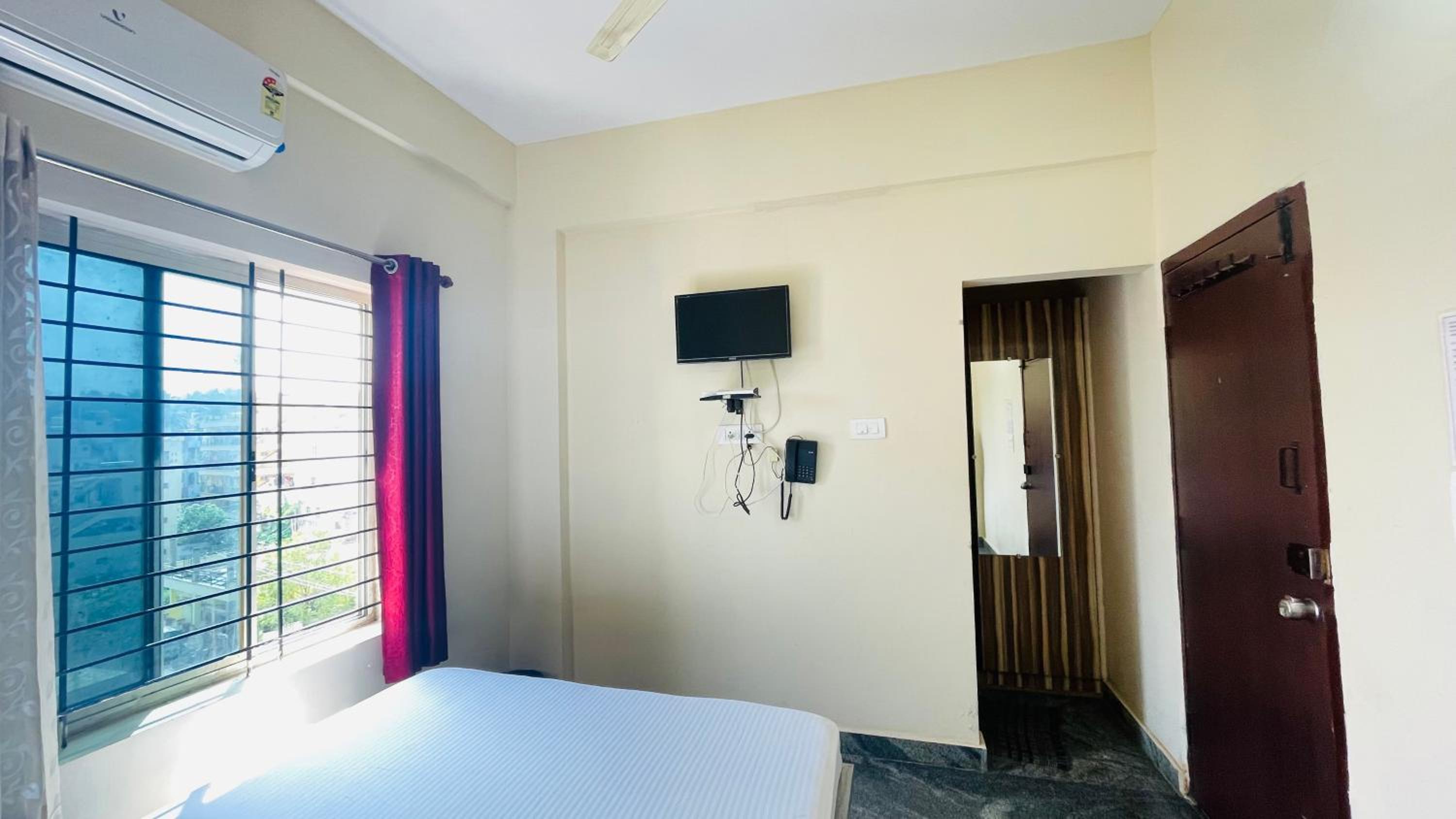 Deluxe Double Room - Photo 30